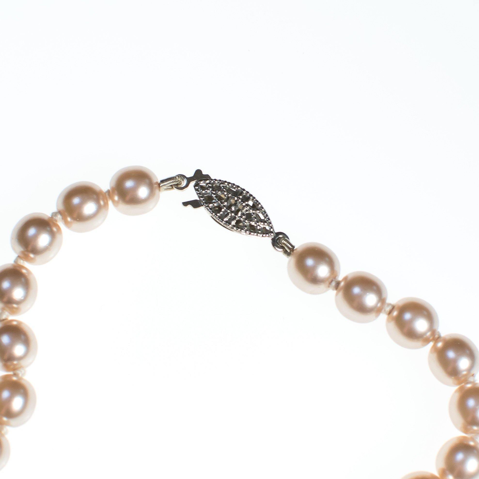 Vintage Champagne Silver Tone Long Hand Knotted Pearl Necklace with Silver Filigree Clasp by 1950s - Vintage Meet Modern Vintage Jewelry - Chicago, Illinois - #oldhollywoodglamour #vintagemeetmodern #designervintage #jewelrybox #antiquejewelry #vintagejewelry