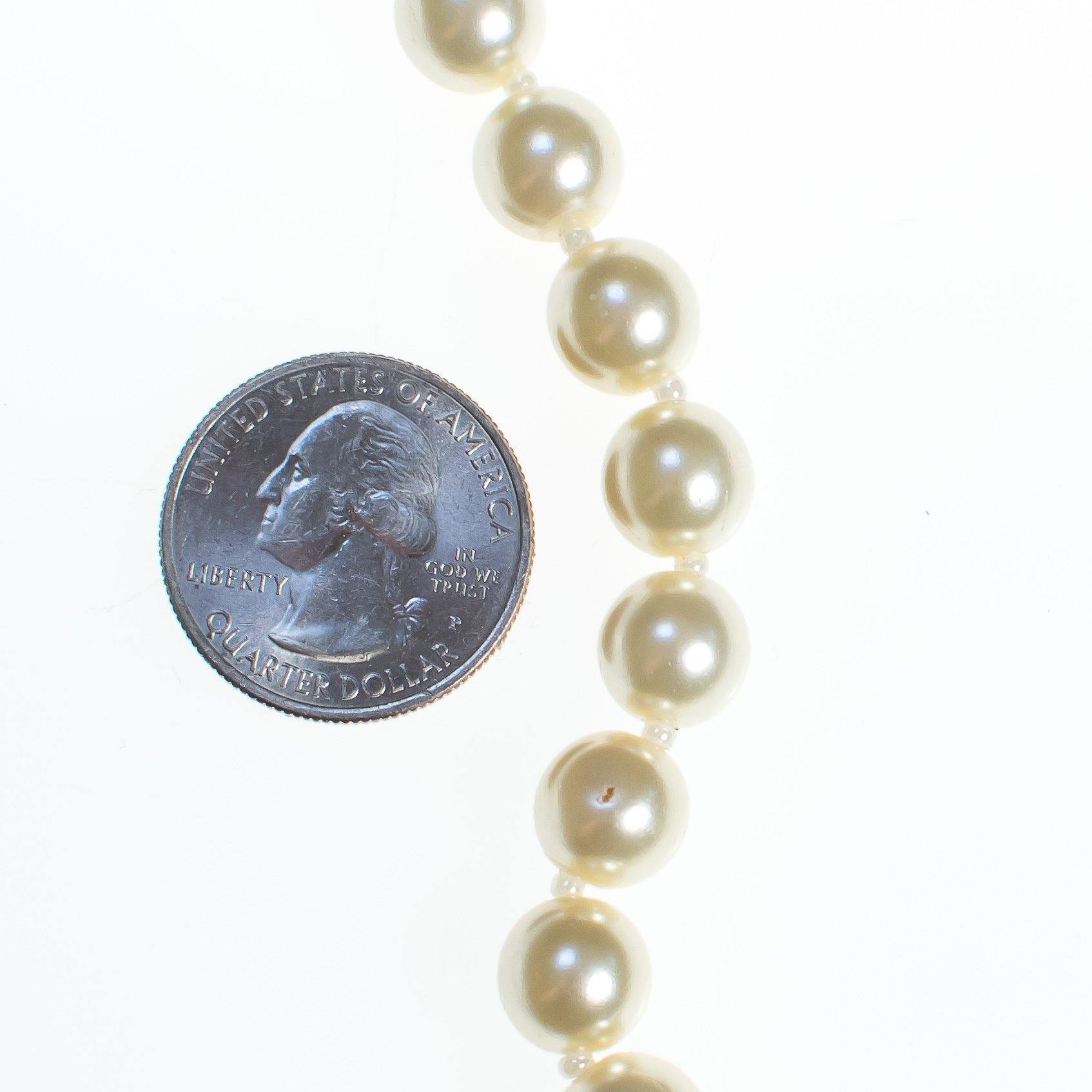 Vintage Pearl Faux Pearl Necklace by Pearls - Vintage Meet Modern Vintage Jewelry - Chicago, Illinois - #oldhollywoodglamour #vintagemeetmodern #designervintage #jewelrybox #antiquejewelry #vintagejewelry