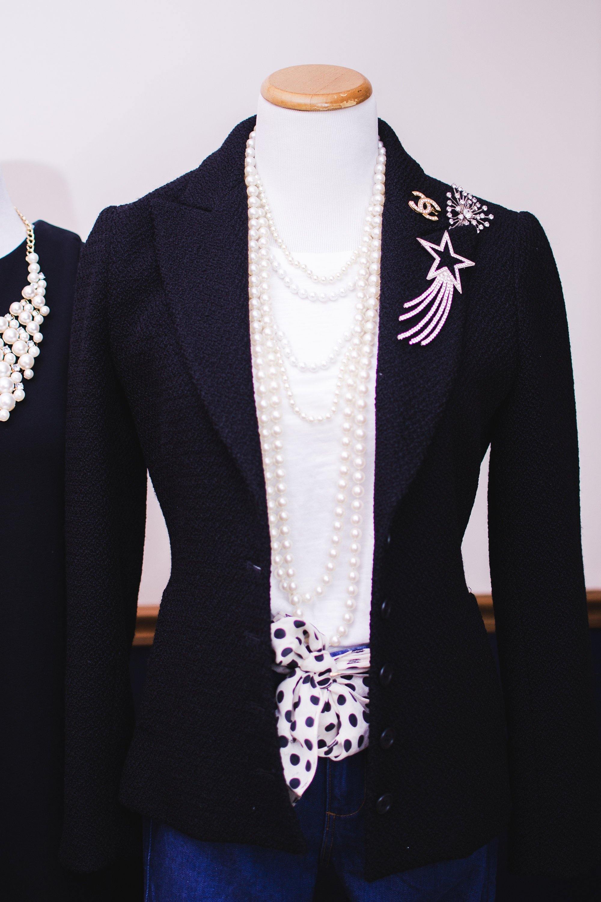 Vintage Opera Length Faux Pearl Necklace by Pearls - Vintage Meet Modern Vintage Jewelry - Chicago, Illinois - #oldhollywoodglamour #vintagemeetmodern #designervintage #jewelrybox #antiquejewelry #vintagejewelry