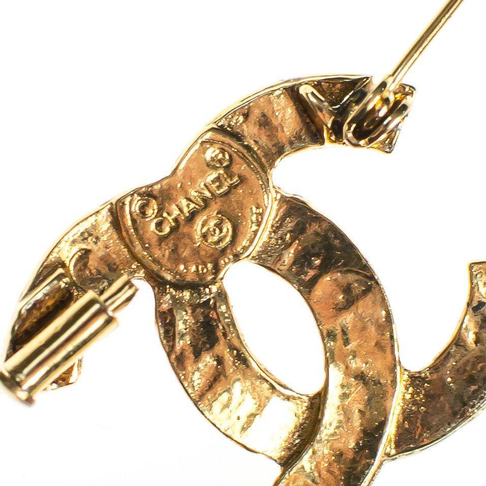 Vintage Chanel CC Logo Rhinestone Brooch by Chanel - Vintage Meet Modern Vintage Jewelry - Chicago, Illinois - #oldhollywoodglamour #vintagemeetmodern #designervintage #jewelrybox #antiquejewelry #vintagejewelry
