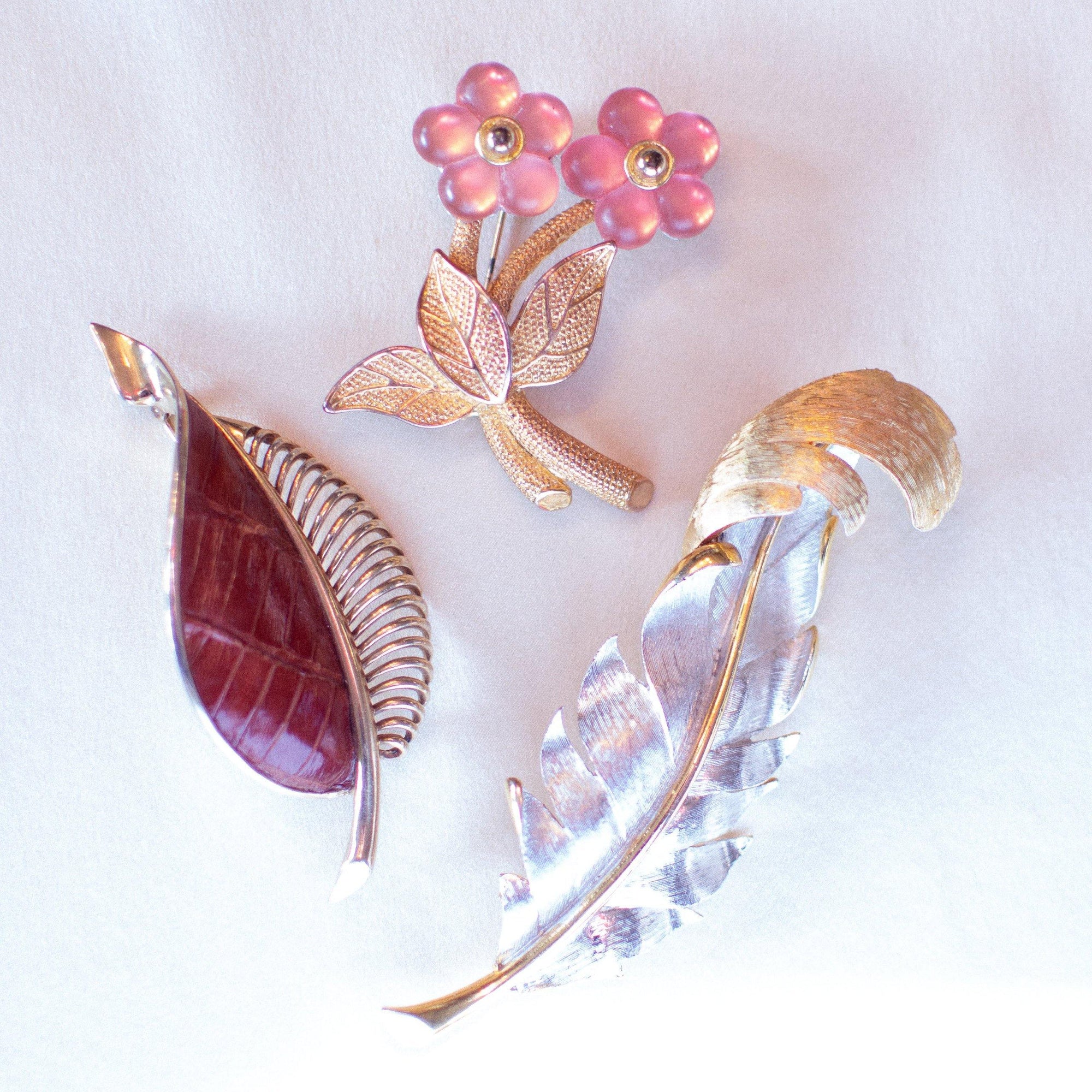 Vintage 1960s Blush Pink Lucite Flower Brooch by 1960s - Vintage Meet Modern Vintage Jewelry - Chicago, Illinois - #oldhollywoodglamour #vintagemeetmodern #designervintage #jewelrybox #antiquejewelry #vintagejewelry