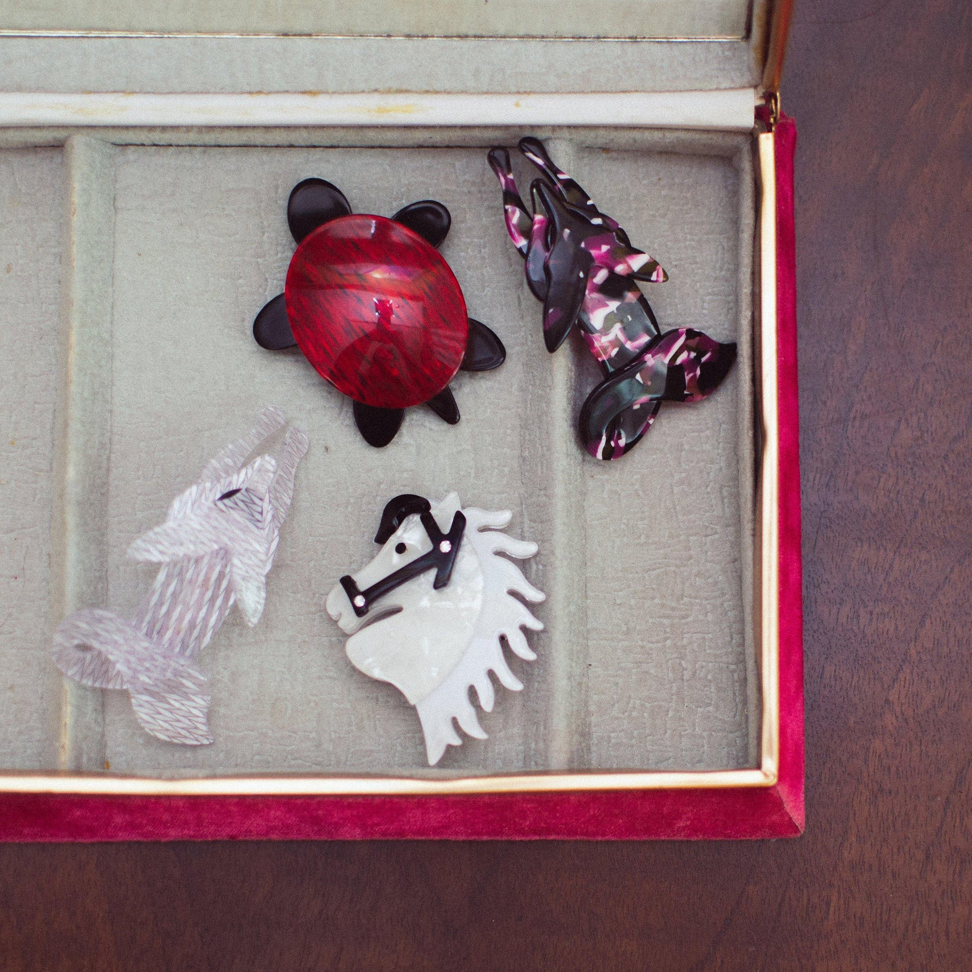 Vintage Pink Black and White Marbled Acrylic Lucite Fox Brooch by 1980s - Vintage Meet Modern Vintage Jewelry - Chicago, Illinois - #oldhollywoodglamour #vintagemeetmodern #designervintage #jewelrybox #antiquejewelry #vintagejewelry