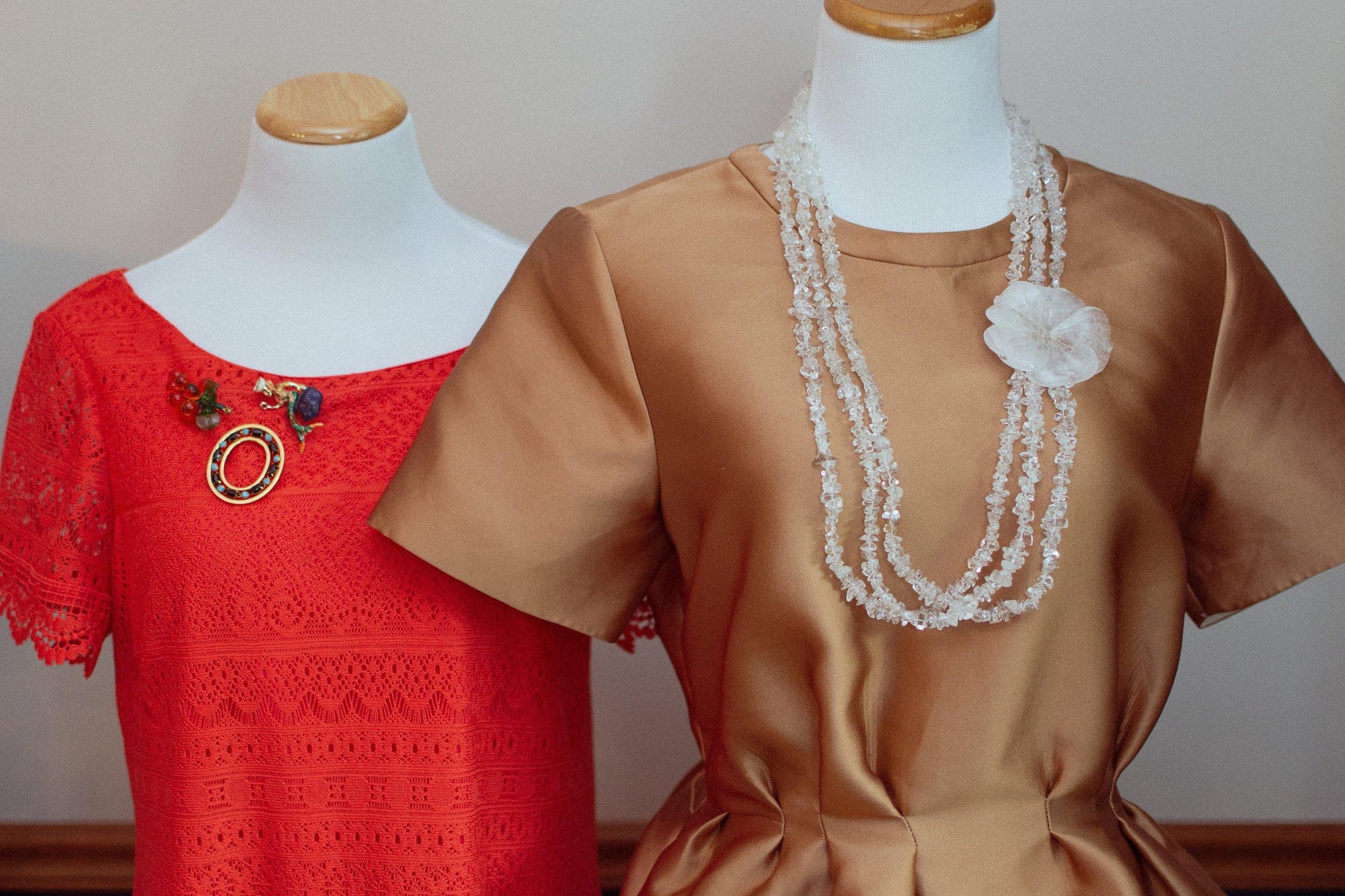 Vintage Painted Enamel Mermaid Brooch by 1960s - Vintage Meet Modern Vintage Jewelry - Chicago, Illinois - #oldhollywoodglamour #vintagemeetmodern #designervintage #jewelrybox #antiquejewelry #vintagejewelry