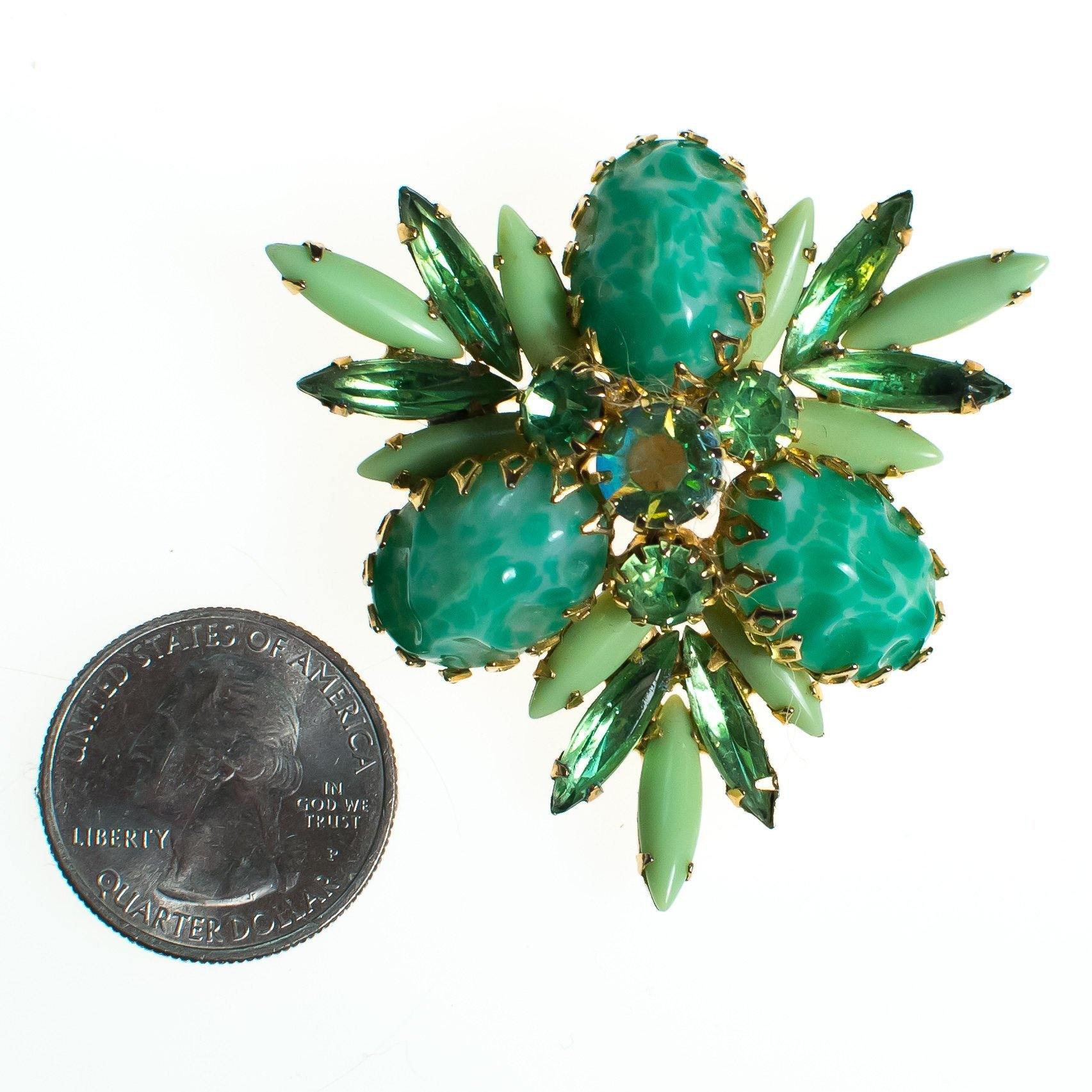 Vintage Light Green Rhinestone Juliana Brooch, Green Gemstones and Rhinestones, Gold Tone Setting, Brooches and Pins by Juliana - Vintage Meet Modern Vintage Jewelry - Chicago, Illinois - #oldhollywoodglamour #vintagemeetmodern #designervintage #jewelrybox #antiquejewelry #vintagejewelry