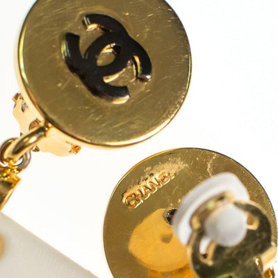Vintage Chanel Black and White Shopping Bag Statement Earrings by Chanel - Vintage Meet Modern Vintage Jewelry - Chicago, Illinois - #oldhollywoodglamour #vintagemeetmodern #designervintage #jewelrybox #antiquejewelry #vintagejewelry