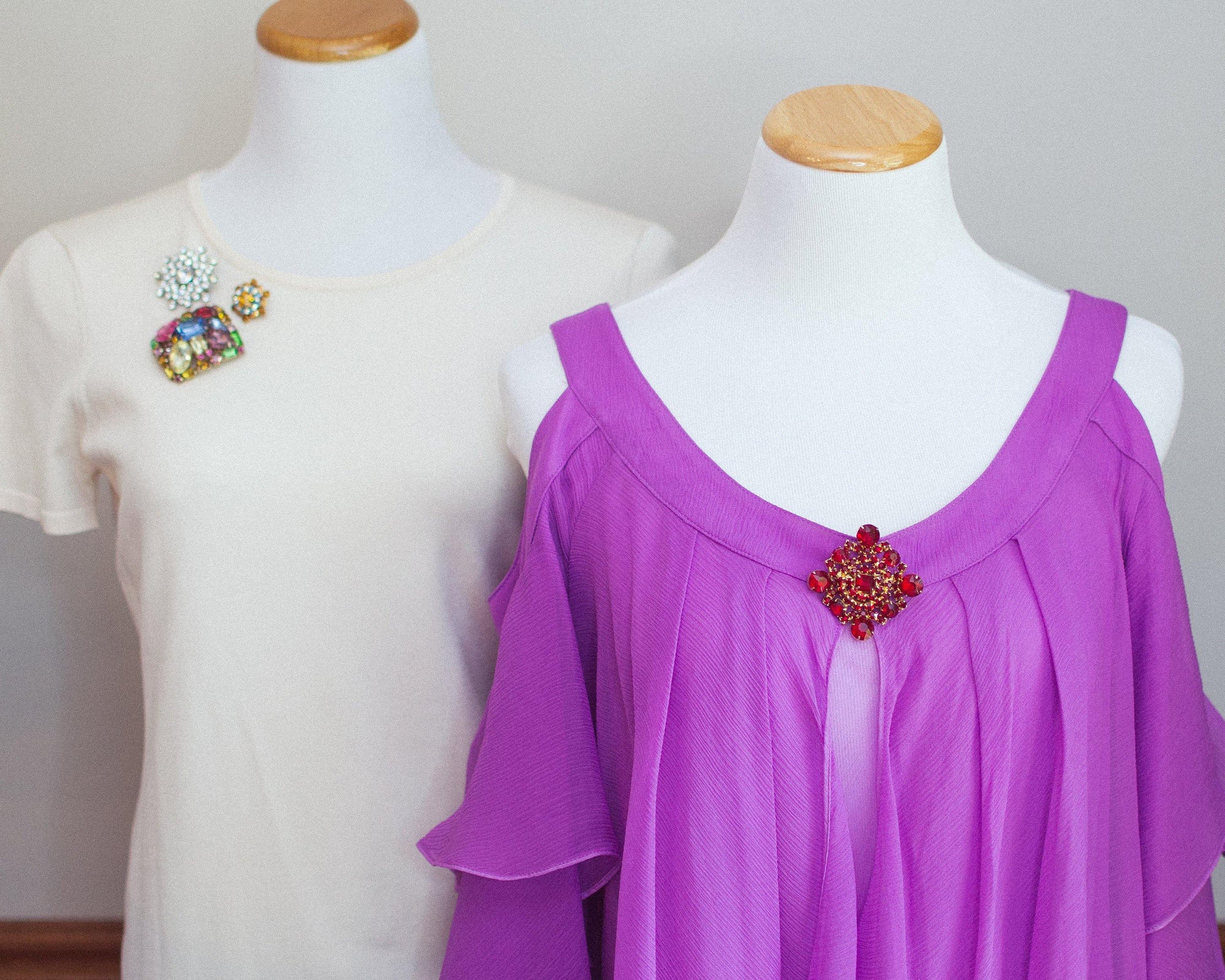 Vintage Red Rhinestone Brooch by 1950s - Vintage Meet Modern Vintage Jewelry - Chicago, Illinois - #oldhollywoodglamour #vintagemeetmodern #designervintage #jewelrybox #antiquejewelry #vintagejewelry