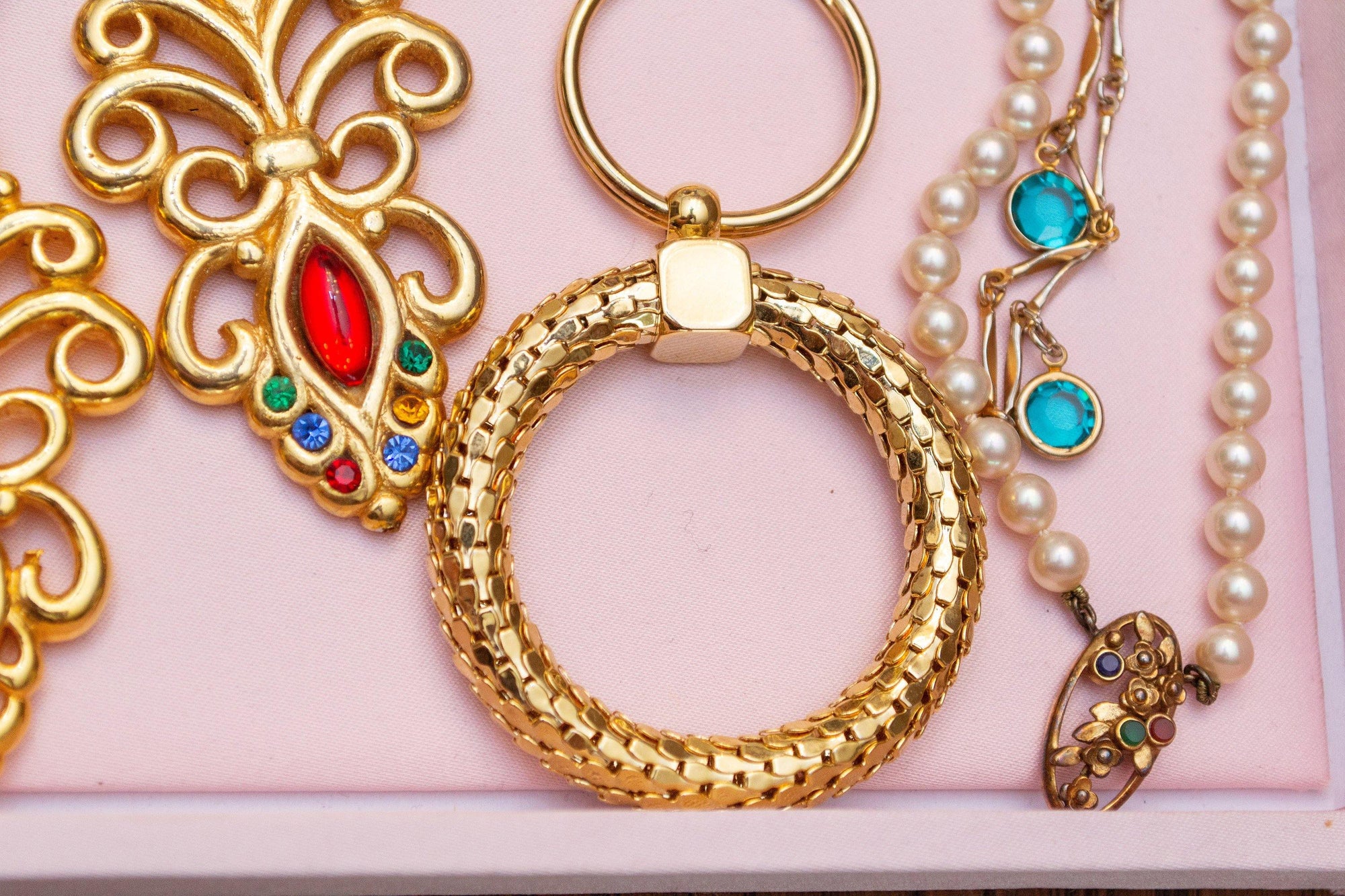 Vintage 1980s Whiting and Davis Gold Mesh Key Chain by Whiting and Davis - Vintage Meet Modern Vintage Jewelry - Chicago, Illinois - #oldhollywoodglamour #vintagemeetmodern #designervintage #jewelrybox #antiquejewelry #vintagejewelry