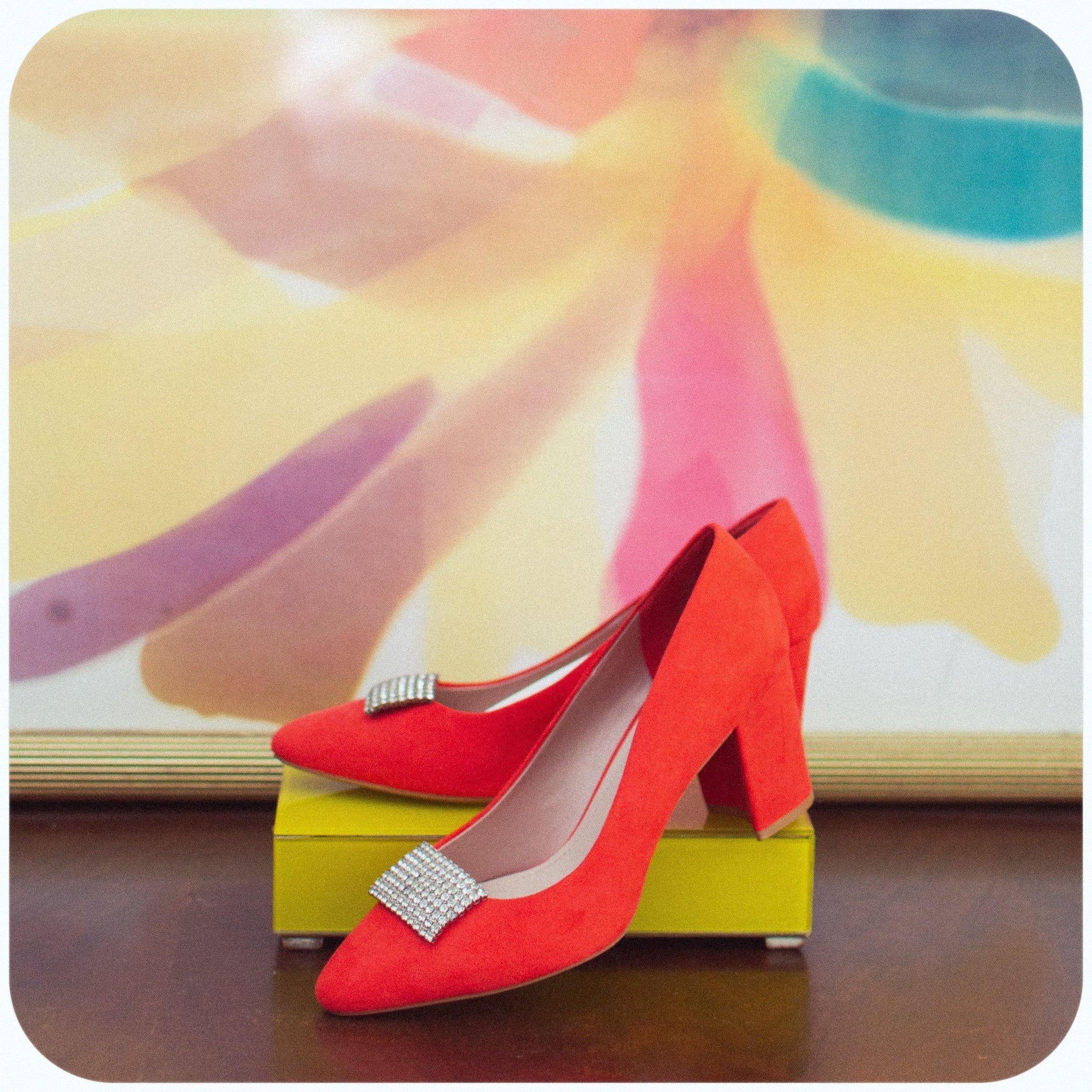 Vintage Rhinestone Shoe Clips by 1950s - Vintage Meet Modern Vintage Jewelry - Chicago, Illinois - #oldhollywoodglamour #vintagemeetmodern #designervintage #jewelrybox #antiquejewelry #vintagejewelry