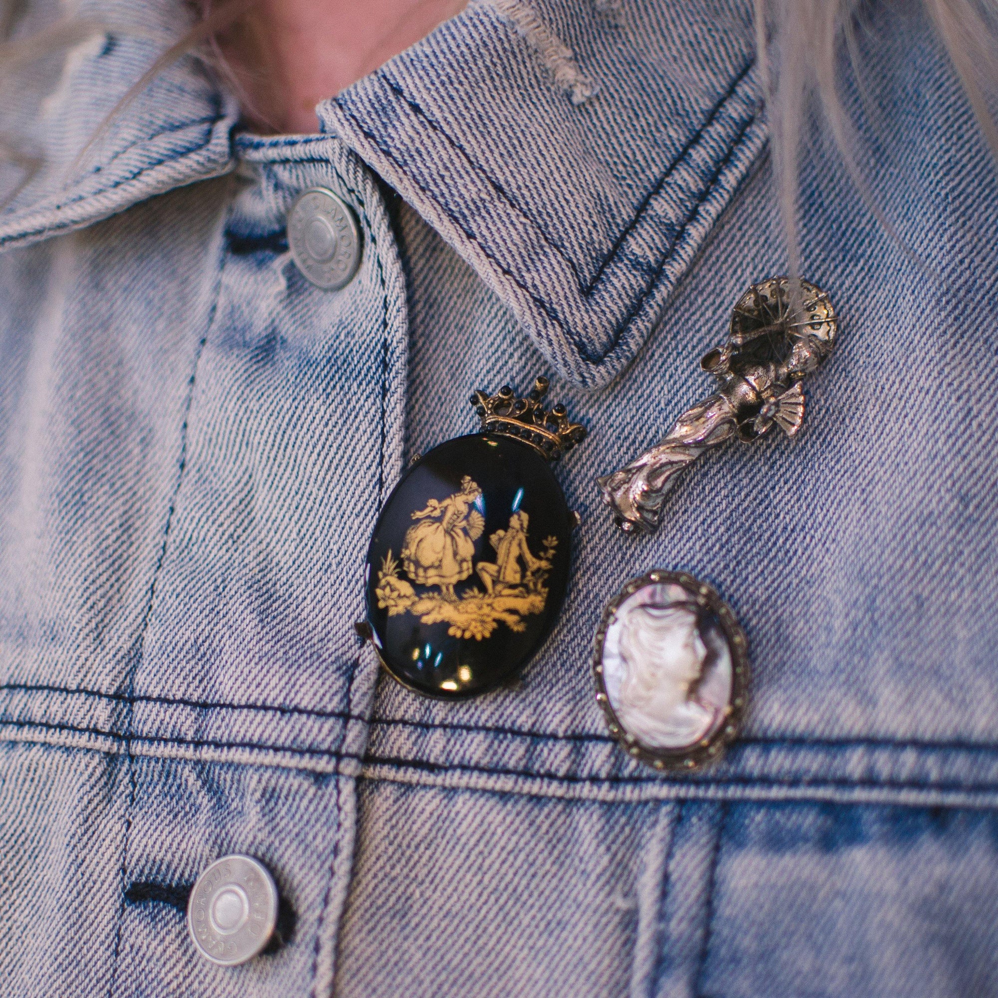 Vintage Sterling Silver Geisha with Parasol  Umbrella Brooch, Asian Woman, Fan and Umbrella, Brooches and Pins by Sterling Silver - Vintage Meet Modern Vintage Jewelry - Chicago, Illinois - #oldhollywoodglamour #vintagemeetmodern #designervintage #jewelrybox #antiquejewelry #vintagejewelry
