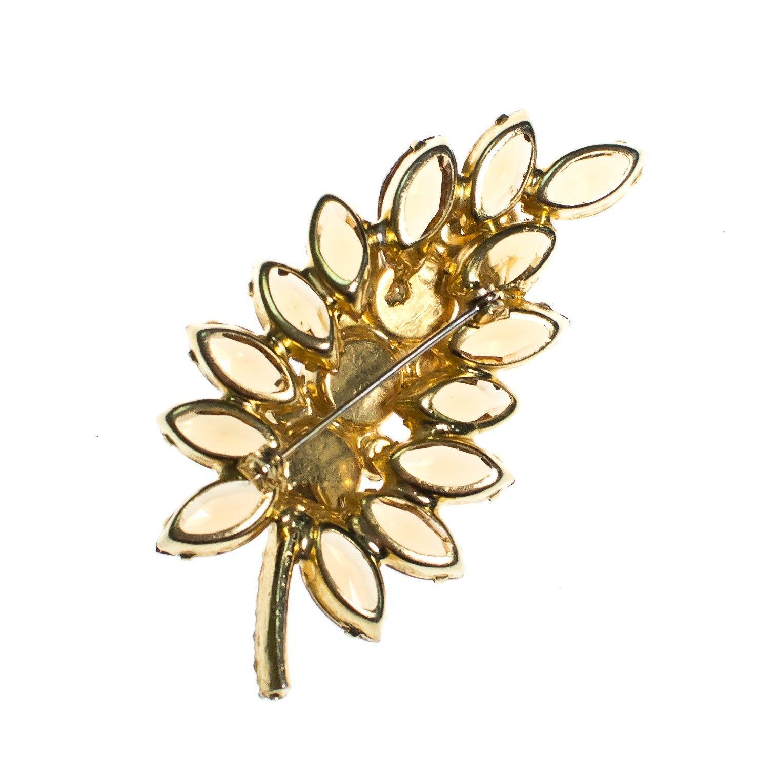 Vintage Juliana Smokey Topaz Crystal and Aurora Broealis Rhinestones Brooch by Juliana - Vintage Meet Modern Vintage Jewelry - Chicago, Illinois - #oldhollywoodglamour #vintagemeetmodern #designervintage #jewelrybox #antiquejewelry #vintagejewelry