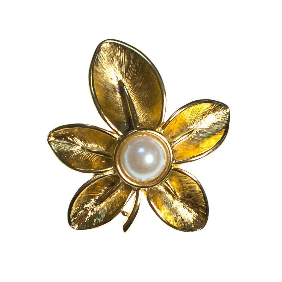 Vintage Napier Flower Brooch, Faux Pearl, Gold Tone Setting, Brooches and Pins by Napier - Vintage Meet Modern Vintage Jewelry - Chicago, Illinois - #oldhollywoodglamour #vintagemeetmodern #designervintage #jewelrybox #antiquejewelry #vintagejewelry