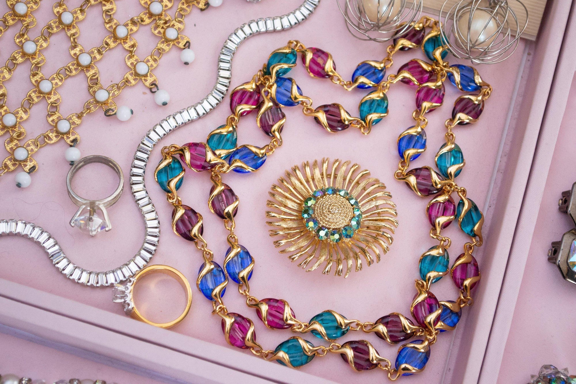 Vintage Art Deco Diamante Baquette Choker Necklace by Art Deco - Vintage Meet Modern Vintage Jewelry - Chicago, Illinois - #oldhollywoodglamour #vintagemeetmodern #designervintage #jewelrybox #antiquejewelry #vintagejewelry