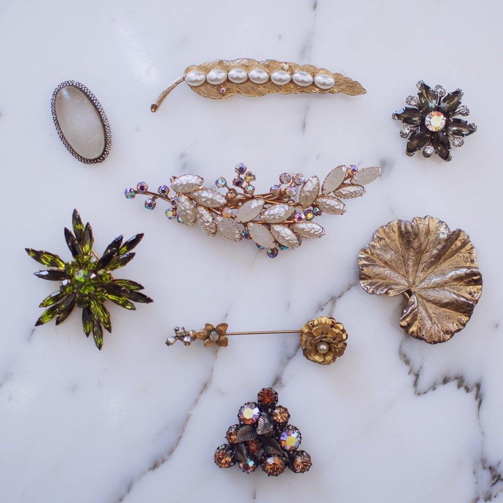 Vintage Judy Lee Brooch with Pearls and Aurora Borealis Rhinestones by Judy Lee - Vintage Meet Modern Vintage Jewelry - Chicago, Illinois - #oldhollywoodglamour #vintagemeetmodern #designervintage #jewelrybox #antiquejewelry #vintagejewelry