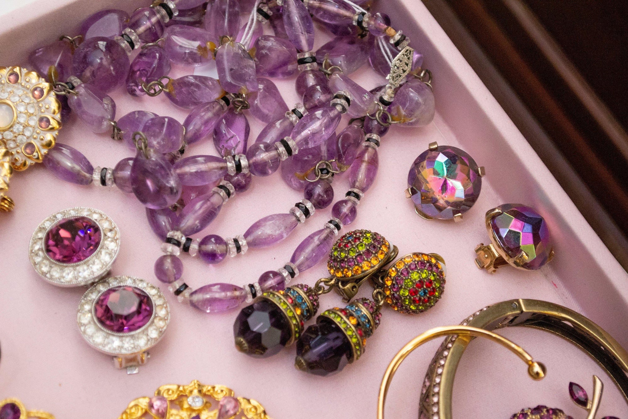 Vintage Art Deco Genuine Tumbled Amethyst Gemstone Necklace by 1930s - Vintage Meet Modern Vintage Jewelry - Chicago, Illinois - #oldhollywoodglamour #vintagemeetmodern #designervintage #jewelrybox #antiquejewelry #vintagejewelry