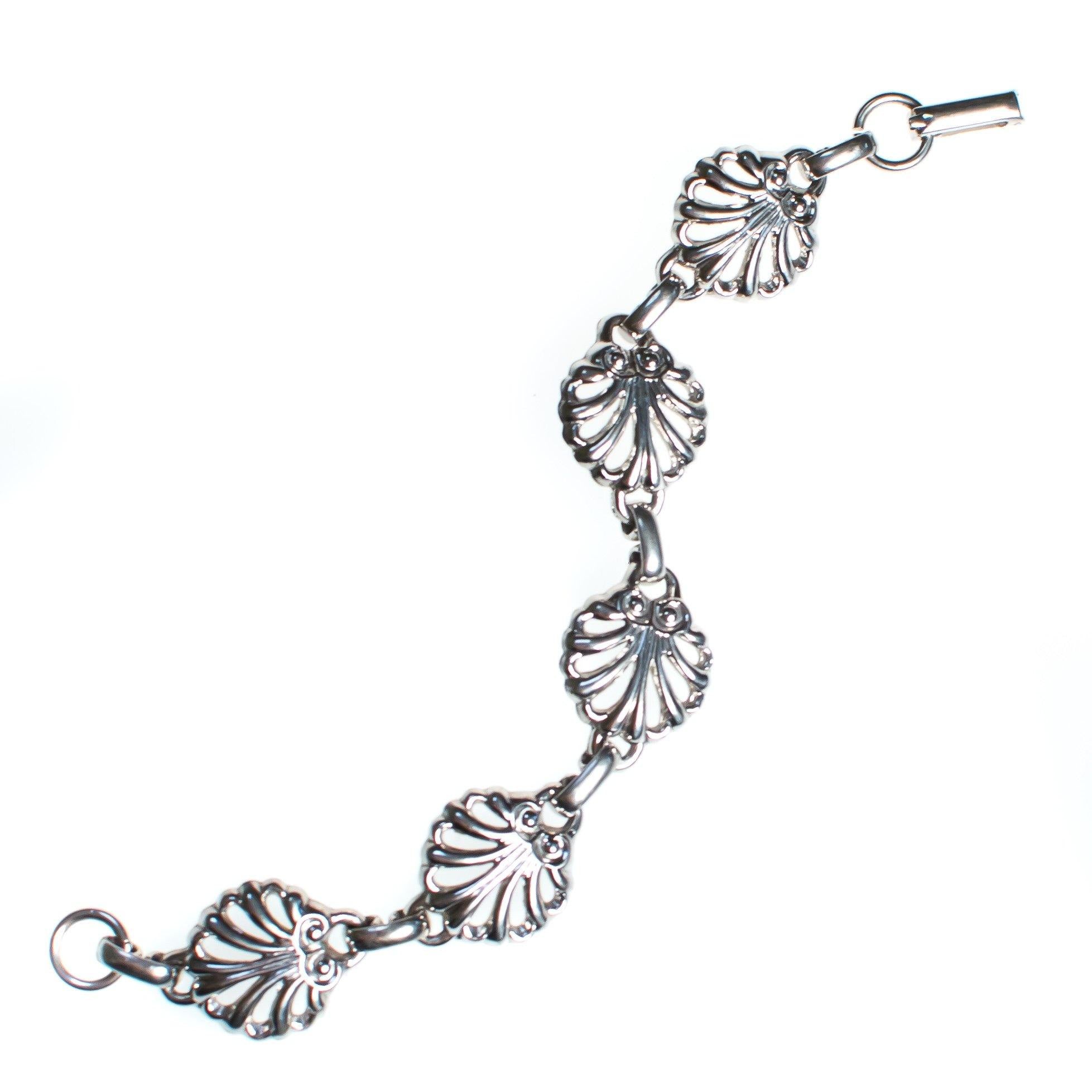 Vintage Retro Mid Century Modern Silver Shell Bracelet, Silver Tone Bracelet, Snap Lock Clasp by Mid Century Modern - Vintage Meet Modern Vintage Jewelry - Chicago, Illinois - #oldhollywoodglamour #vintagemeetmodern #designervintage #jewelrybox #antiquejewelry #vintagejewelry