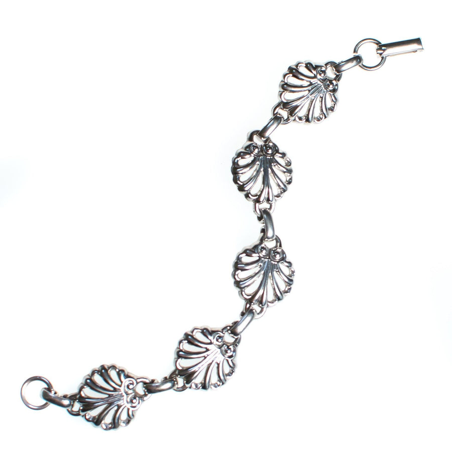 Vintage Retro Mid Century Modern Silver Shell Bracelet, Silver Tone Bracelet, Snap Lock Clasp by Mid Century Modern - Vintage Meet Modern Vintage Jewelry - Chicago, Illinois - #oldhollywoodglamour #vintagemeetmodern #designervintage #jewelrybox #antiquejewelry #vintagejewelry