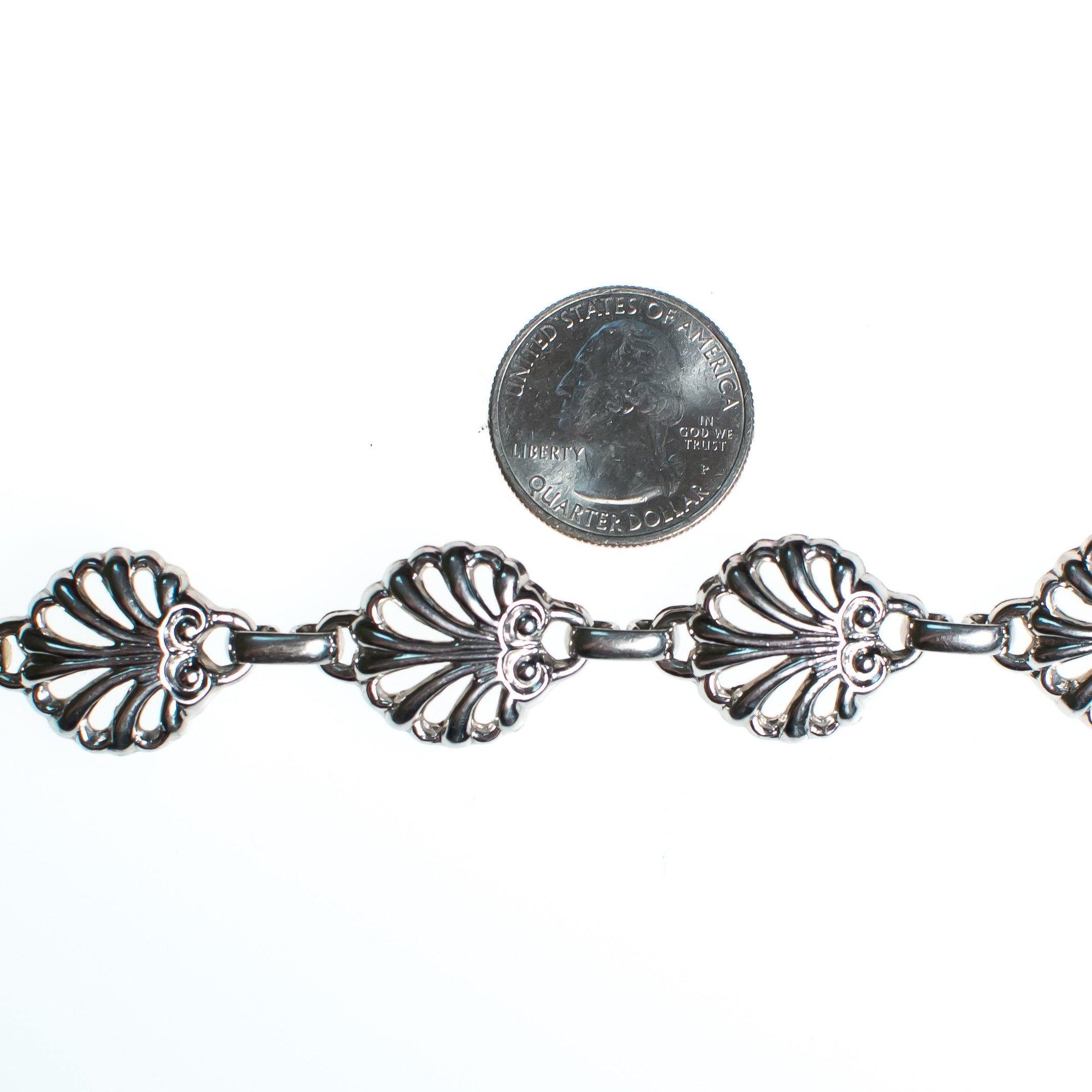 Vintage Retro Mid Century Modern Silver Shell Bracelet, Silver Tone Bracelet, Snap Lock Clasp by Mid Century Modern - Vintage Meet Modern Vintage Jewelry - Chicago, Illinois - #oldhollywoodglamour #vintagemeetmodern #designervintage #jewelrybox #antiquejewelry #vintagejewelry