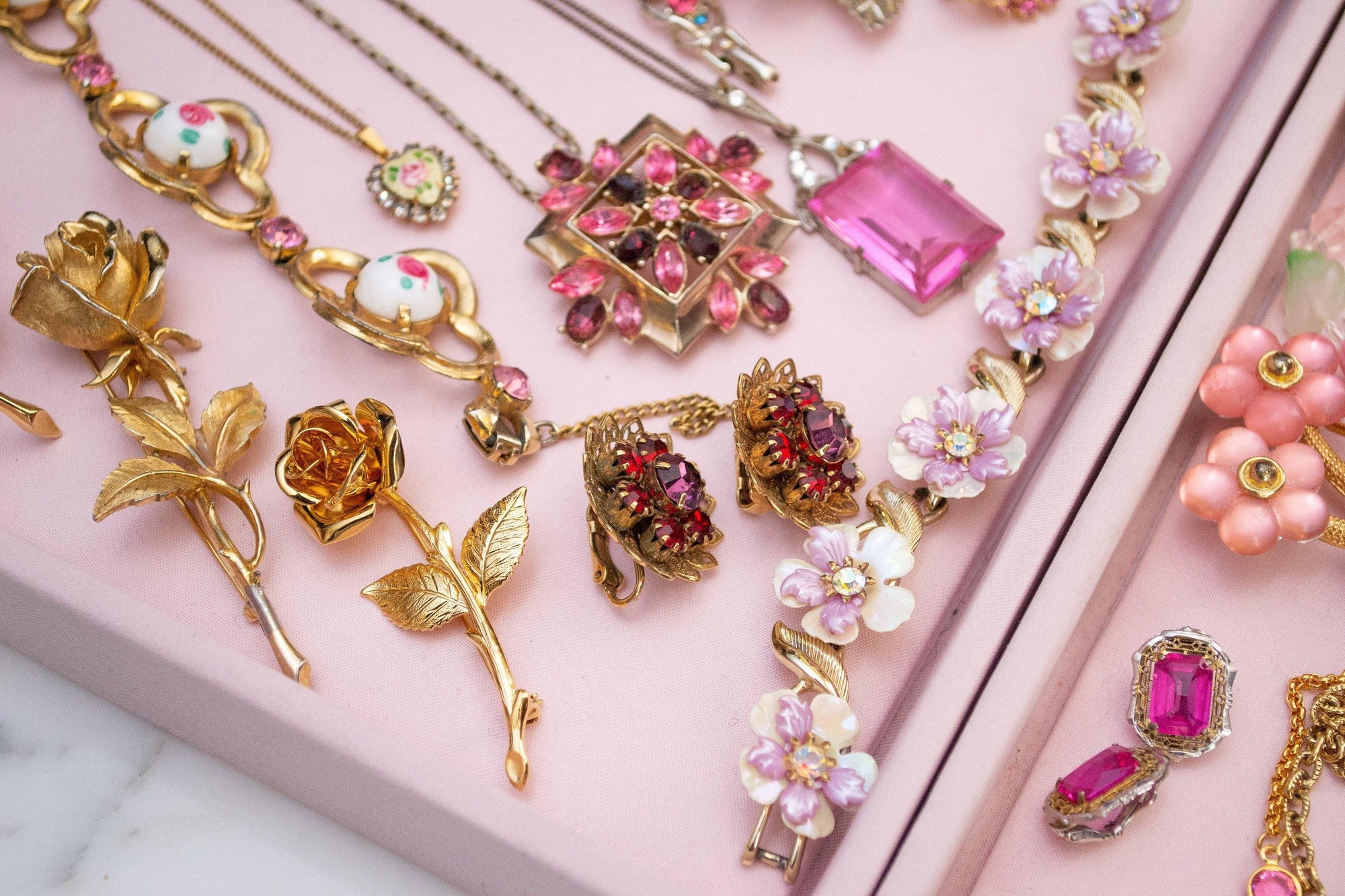 Vintage Brooch, Rose Brooch, Gold Tone Brooch, Brooches and Pins by 1950s - Vintage Meet Modern Vintage Jewelry - Chicago, Illinois - #oldhollywoodglamour #vintagemeetmodern #designervintage #jewelrybox #antiquejewelry #vintagejewelry