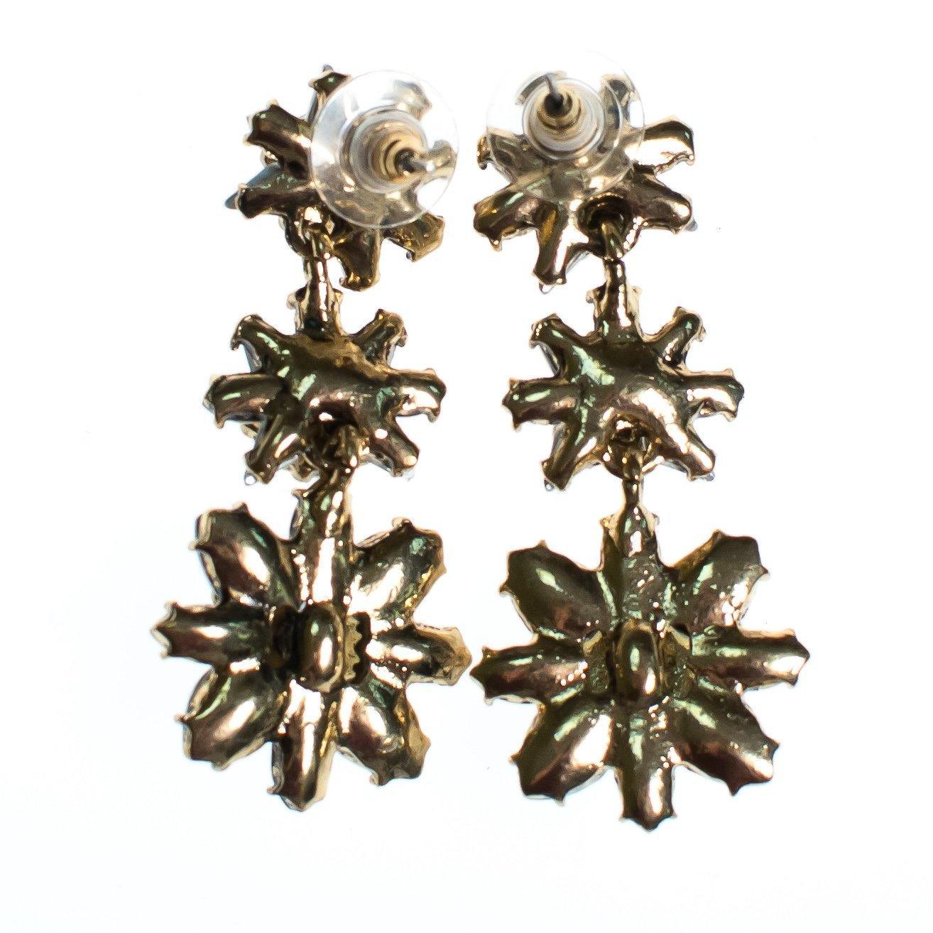 Vintage Crystal Flower Dangle Earrings, Diamante Crystals, Posts by Crystal - Vintage Meet Modern Vintage Jewelry - Chicago, Illinois - #oldhollywoodglamour #vintagemeetmodern #designervintage #jewelrybox #antiquejewelry #vintagejewelry