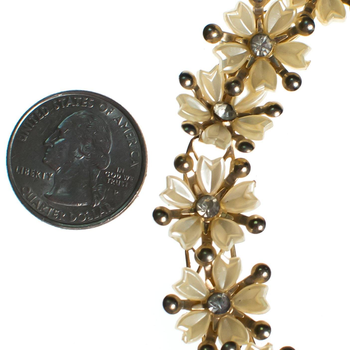 Vintage Retro Glam Pearl Lucite Flower Choker Necklace by Mid Century Modern - Vintage Meet Modern Vintage Jewelry - Chicago, Illinois - #oldhollywoodglamour #vintagemeetmodern #designervintage #jewelrybox #antiquejewelry #vintagejewelry