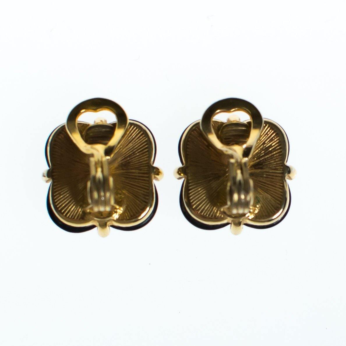 Vintage Black Lucite Quatrafoil Earrings by 1980s - Vintage Meet Modern Vintage Jewelry - Chicago, Illinois - #oldhollywoodglamour #vintagemeetmodern #designervintage #jewelrybox #antiquejewelry #vintagejewelry