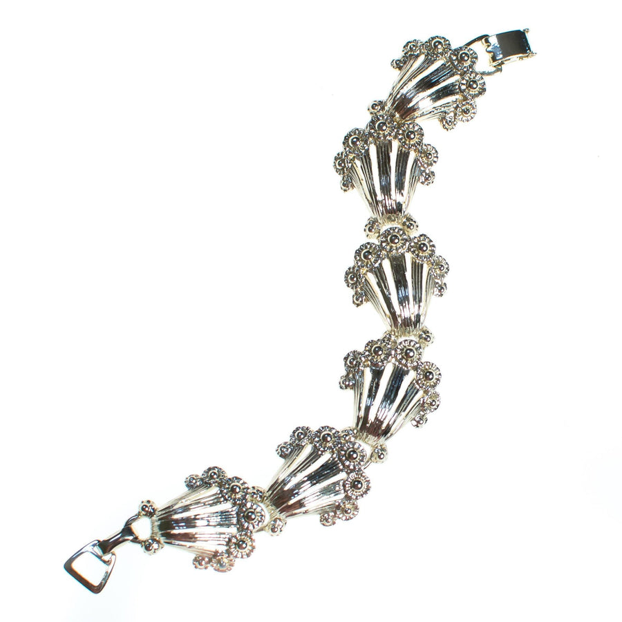 Vintage Mid Century Modern  Pale Gold Tone Curved Fan Link Bracelet by Mid Century Modern - Vintage Meet Modern Vintage Jewelry - Chicago, Illinois - #oldhollywoodglamour #vintagemeetmodern #designervintage #jewelrybox #antiquejewelry #vintagejewelry