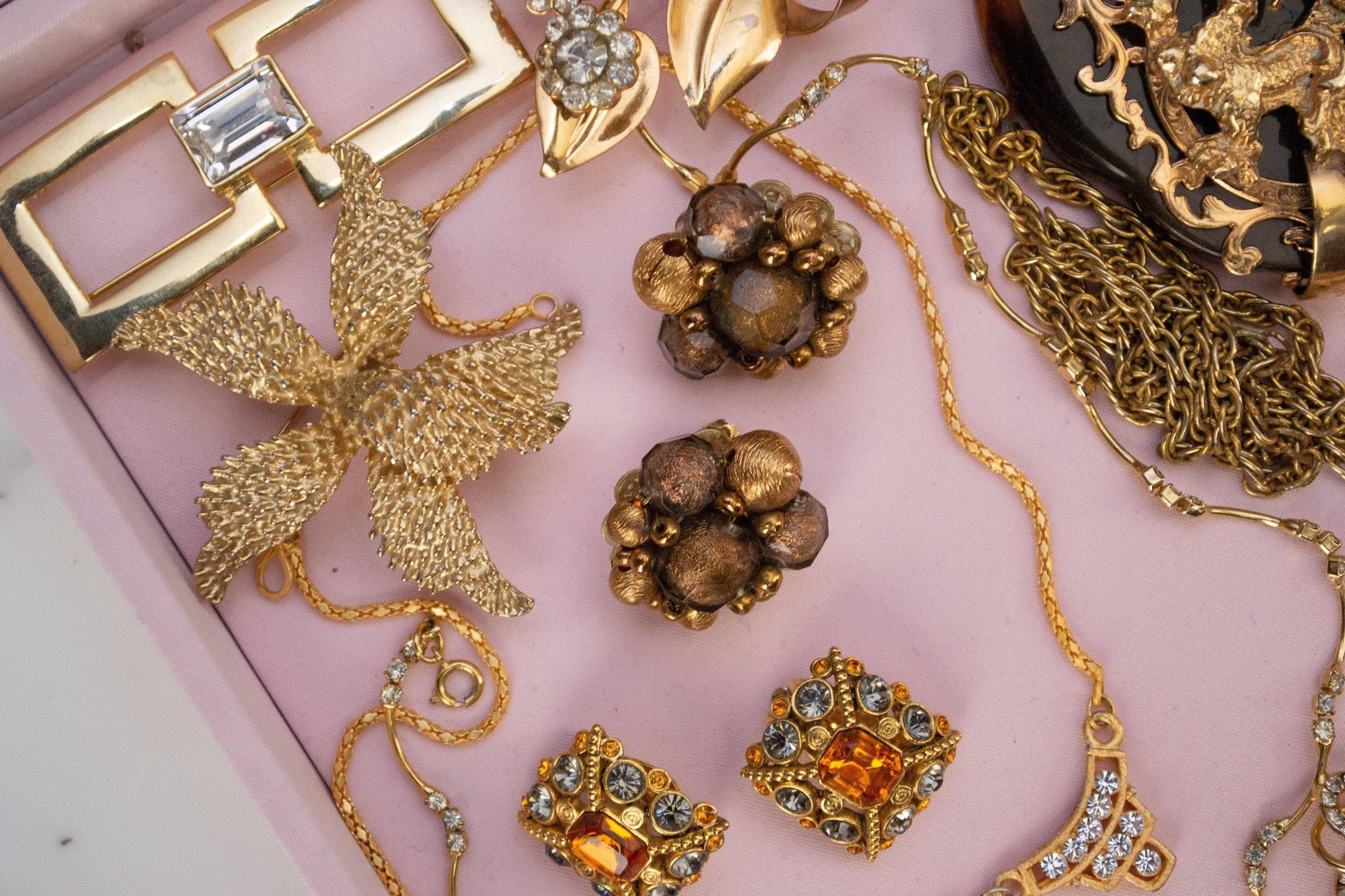 Vintage Mid Century Modern Celebrity NY Gold Flower Brooch, Gold Tone Setting, Brooches and Pins by 1960s - Vintage Meet Modern Vintage Jewelry - Chicago, Illinois - #oldhollywoodglamour #vintagemeetmodern #designervintage #jewelrybox #antiquejewelry #vintagejewelry