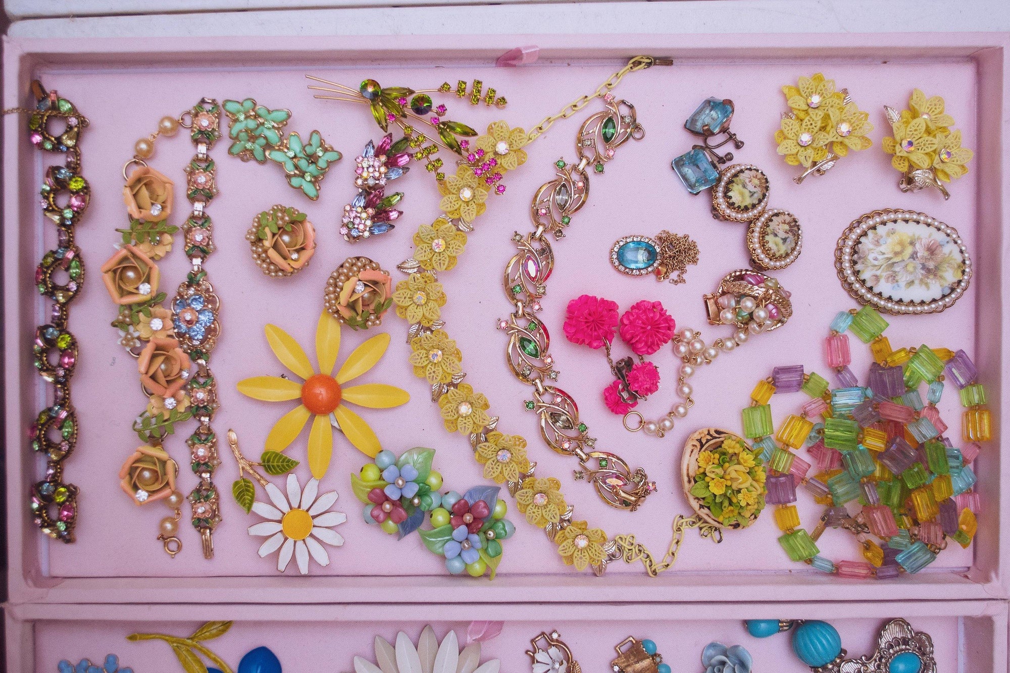 Vintage Mid Century Modern Light Green Lucite and Rhinestone Butterfly Earrings by 1950s - Vintage Meet Modern Vintage Jewelry - Chicago, Illinois - #oldhollywoodglamour #vintagemeetmodern #designervintage #jewelrybox #antiquejewelry #vintagejewelry