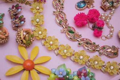 Vintage Yellow Flower Choker Necklace with Aurora Borealis Crystals by 1950s - Vintage Meet Modern Vintage Jewelry - Chicago, Illinois - #oldhollywoodglamour #vintagemeetmodern #designervintage #jewelrybox #antiquejewelry #vintagejewelry
