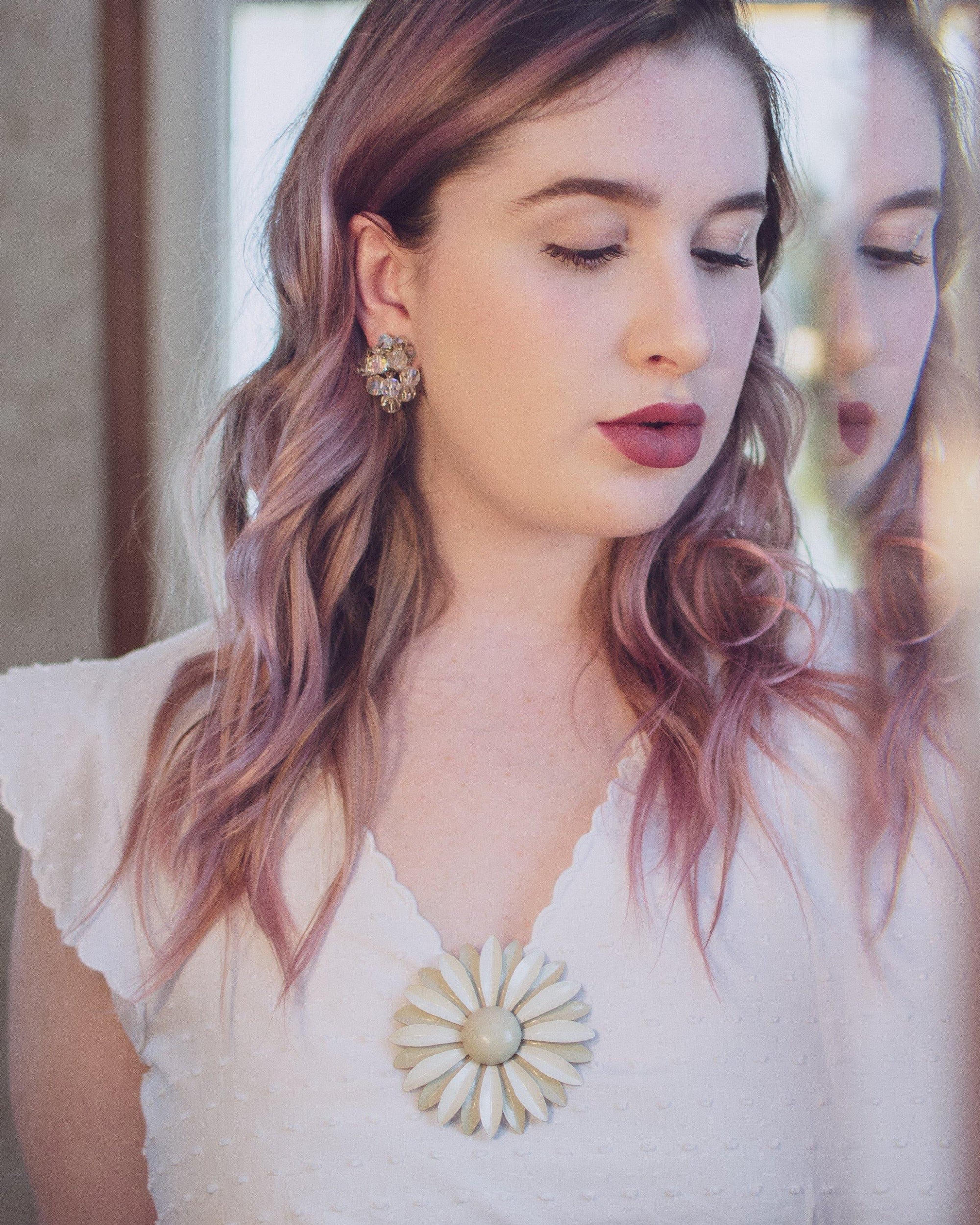 Vintage 1950s Mod Flower Power Huge White Enamel Daisy Brooch by 1950s - Vintage Meet Modern Vintage Jewelry - Chicago, Illinois - #oldhollywoodglamour #vintagemeetmodern #designervintage #jewelrybox #antiquejewelry #vintagejewelry