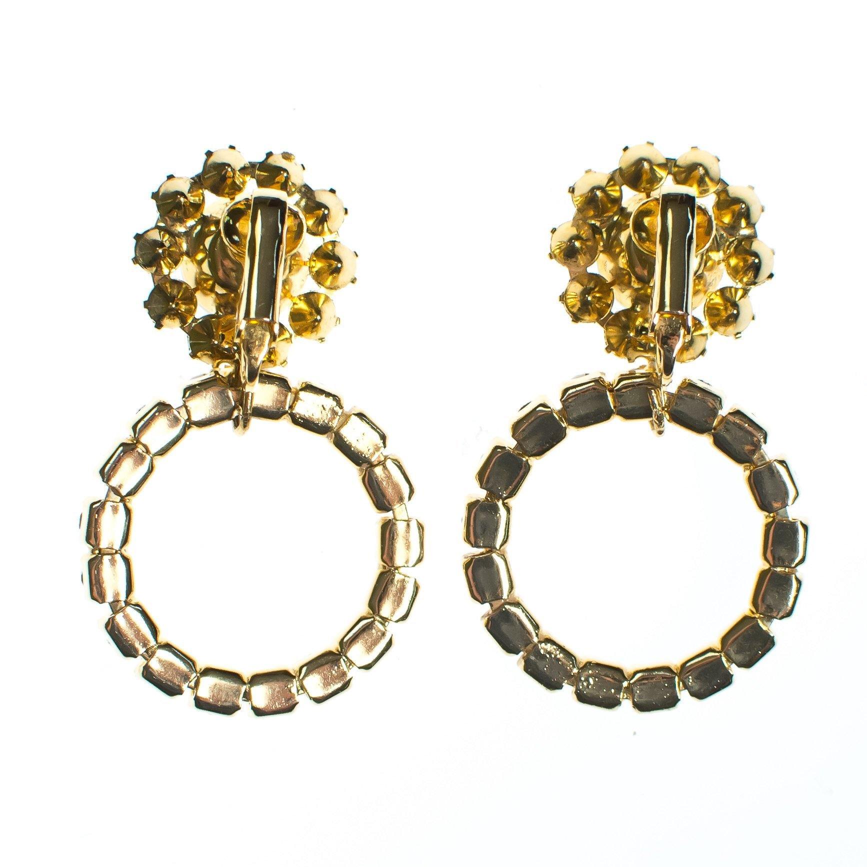 Vintage Retro Milk Glass Doorknocker Statement Earrings by 1950s - Vintage Meet Modern Vintage Jewelry - Chicago, Illinois - #oldhollywoodglamour #vintagemeetmodern #designervintage #jewelrybox #antiquejewelry #vintagejewelry