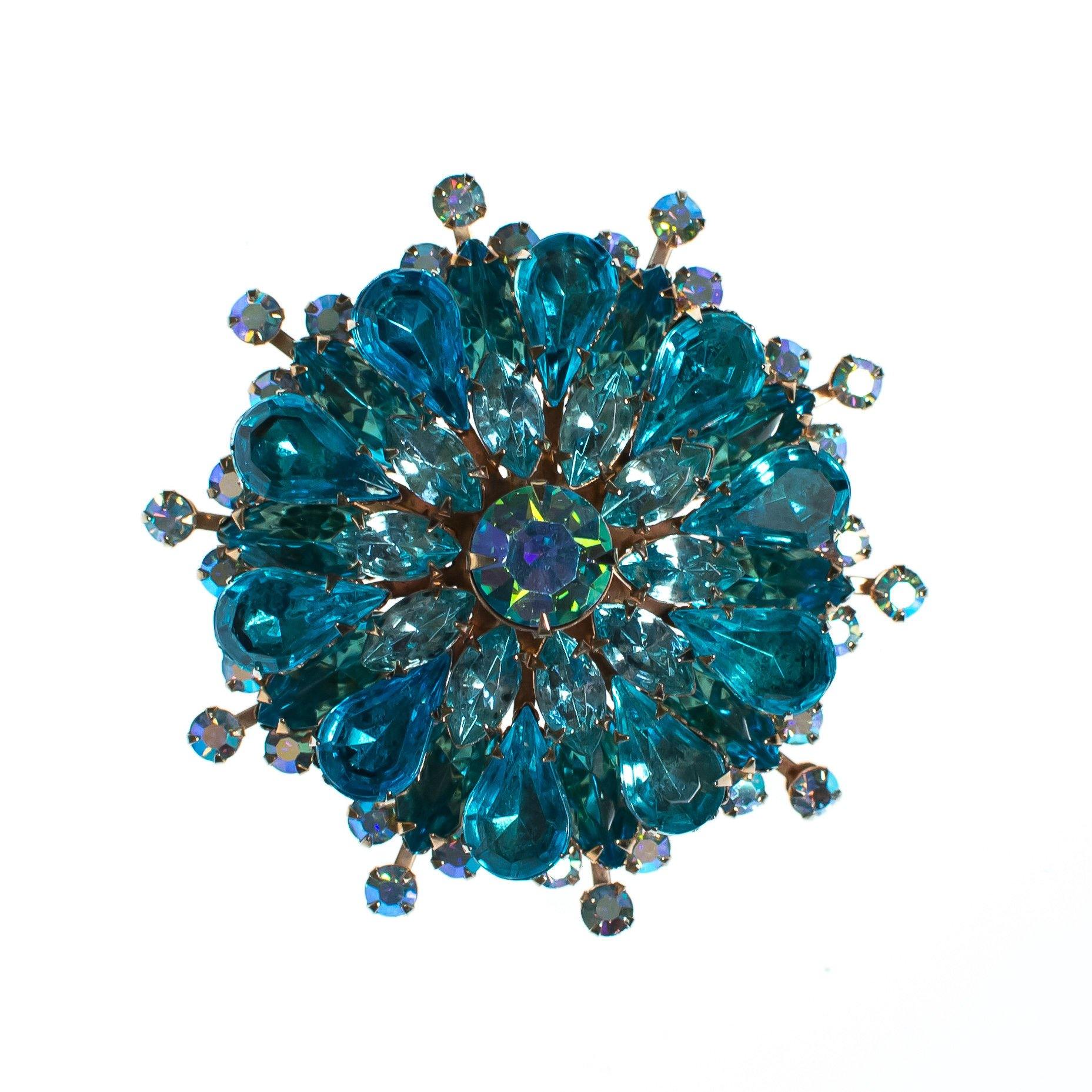 Vintage Aqua Blue Medallion Rhinestone Brooch by 1950s - Vintage Meet Modern Vintage Jewelry - Chicago, Illinois - #oldhollywoodglamour #vintagemeetmodern #designervintage #jewelrybox #antiquejewelry #vintagejewelry