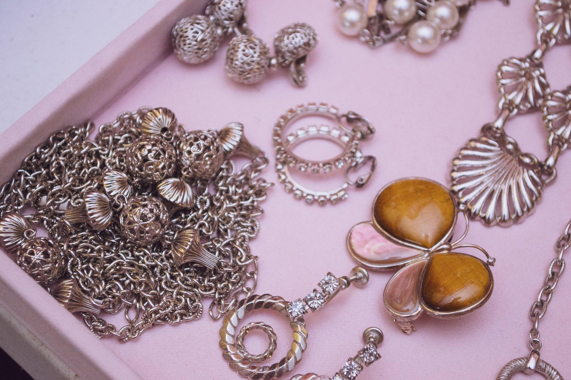 Vintage 1960s Silver Filigree Bead and Chain Necklace by 1960s - Vintage Meet Modern Vintage Jewelry - Chicago, Illinois - #oldhollywoodglamour #vintagemeetmodern #designervintage #jewelrybox #antiquejewelry #vintagejewelry