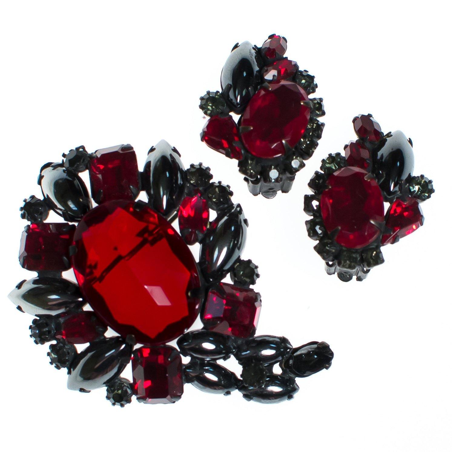 Vintage Weiss Hematite Jet and Red Crystal Rhinestone Brooch by Weiss - Vintage Meet Modern Vintage Jewelry - Chicago, Illinois - #oldhollywoodglamour #vintagemeetmodern #designervintage #jewelrybox #antiquejewelry #vintagejewelry
