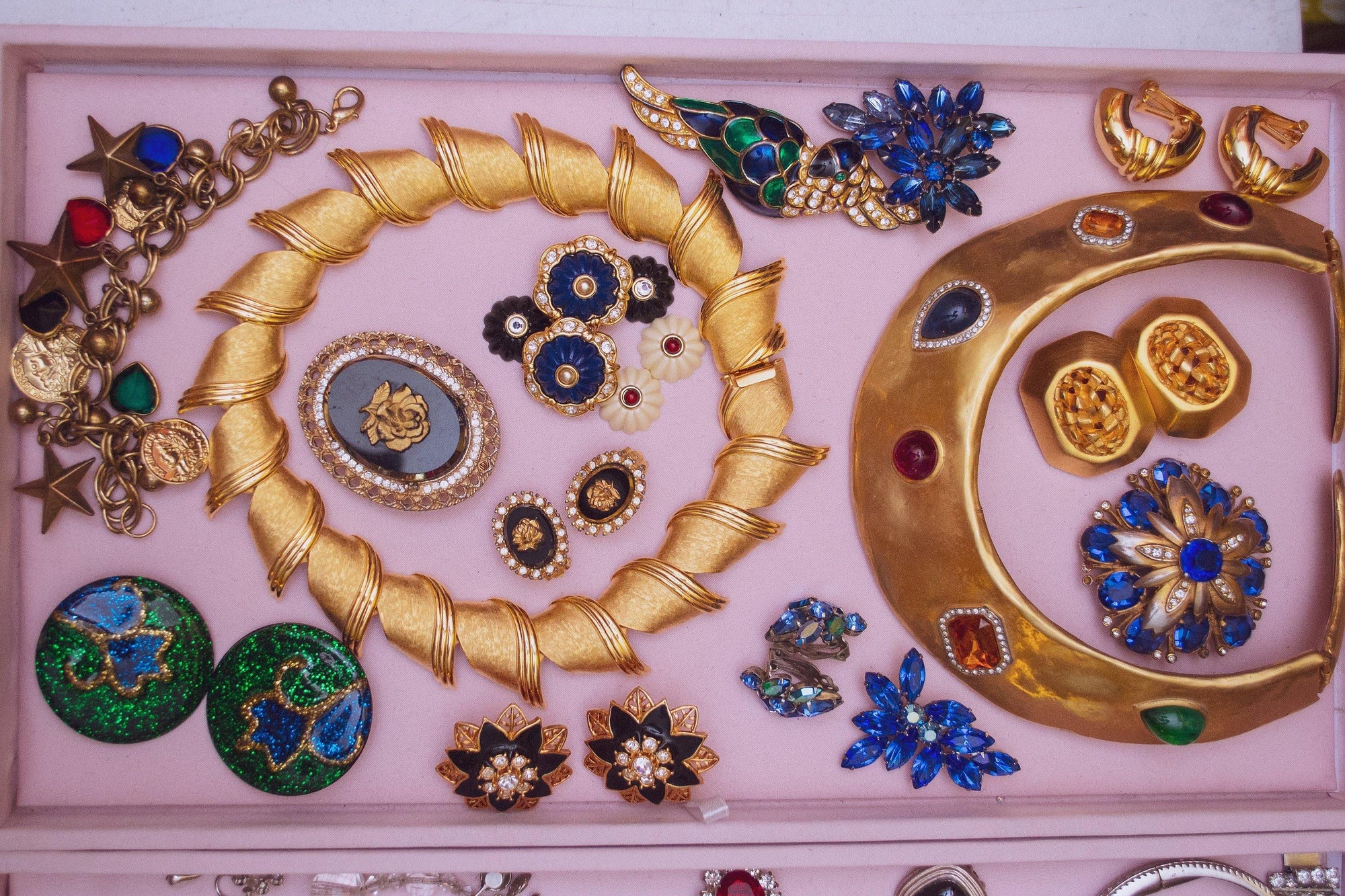 Vintage Mid Century Modern Chunky Charm Bracelet with Stars, Coins, Blue, Green, and Red Crystal Hearts by 1950s - Vintage Meet Modern Vintage Jewelry - Chicago, Illinois - #oldhollywoodglamour #vintagemeetmodern #designervintage #jewelrybox #antiquejewelry #vintagejewelry