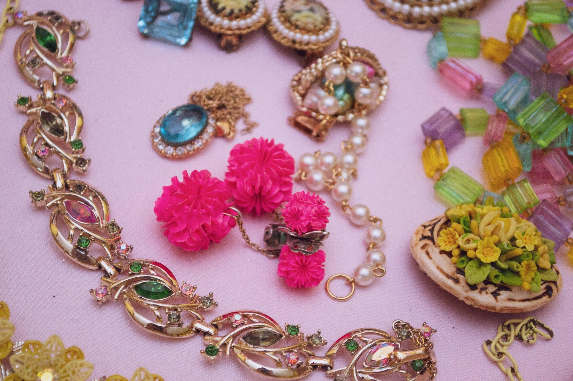 Vintage Flower Brooch, Yellow Flowers, Green Leaves, Beige Setting, Brooches and Pins by 1950s - Vintage Meet Modern Vintage Jewelry - Chicago, Illinois - #oldhollywoodglamour #vintagemeetmodern #designervintage #jewelrybox #antiquejewelry #vintagejewelry