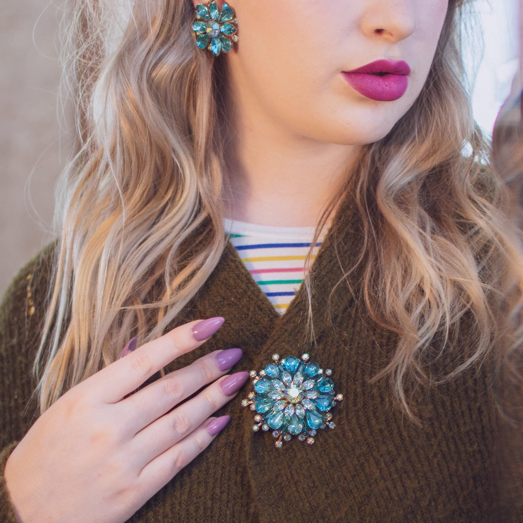 Vintage Aqua Blue Medallion Rhinestone Brooch by 1950s - Vintage Meet Modern Vintage Jewelry - Chicago, Illinois - #oldhollywoodglamour #vintagemeetmodern #designervintage #jewelrybox #antiquejewelry #vintagejewelry