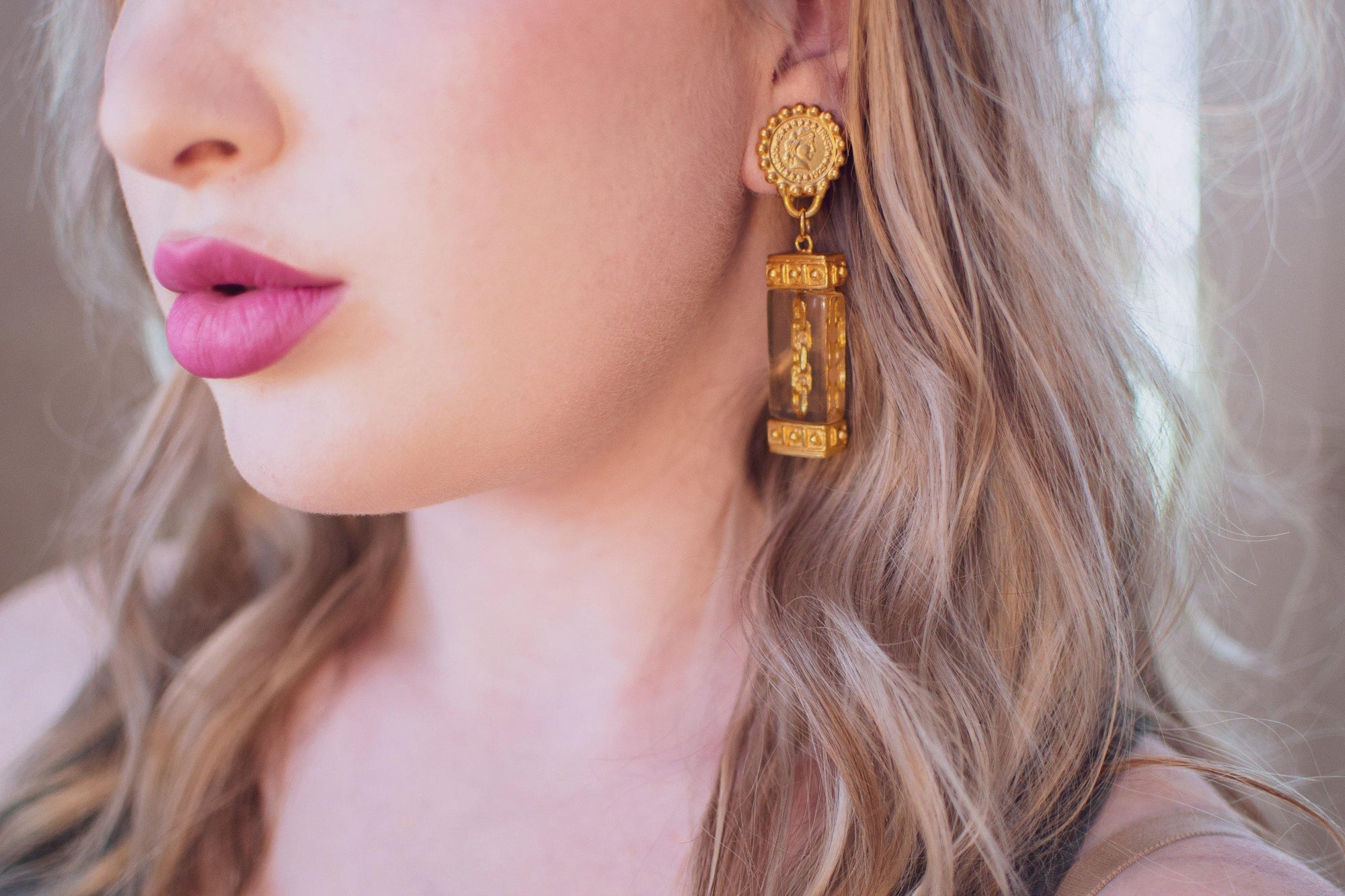 Vintage Gold Coin and Chain Earrings with Lucite by 1980s - Vintage Meet Modern Vintage Jewelry - Chicago, Illinois - #oldhollywoodglamour #vintagemeetmodern #designervintage #jewelrybox #antiquejewelry #vintagejewelry