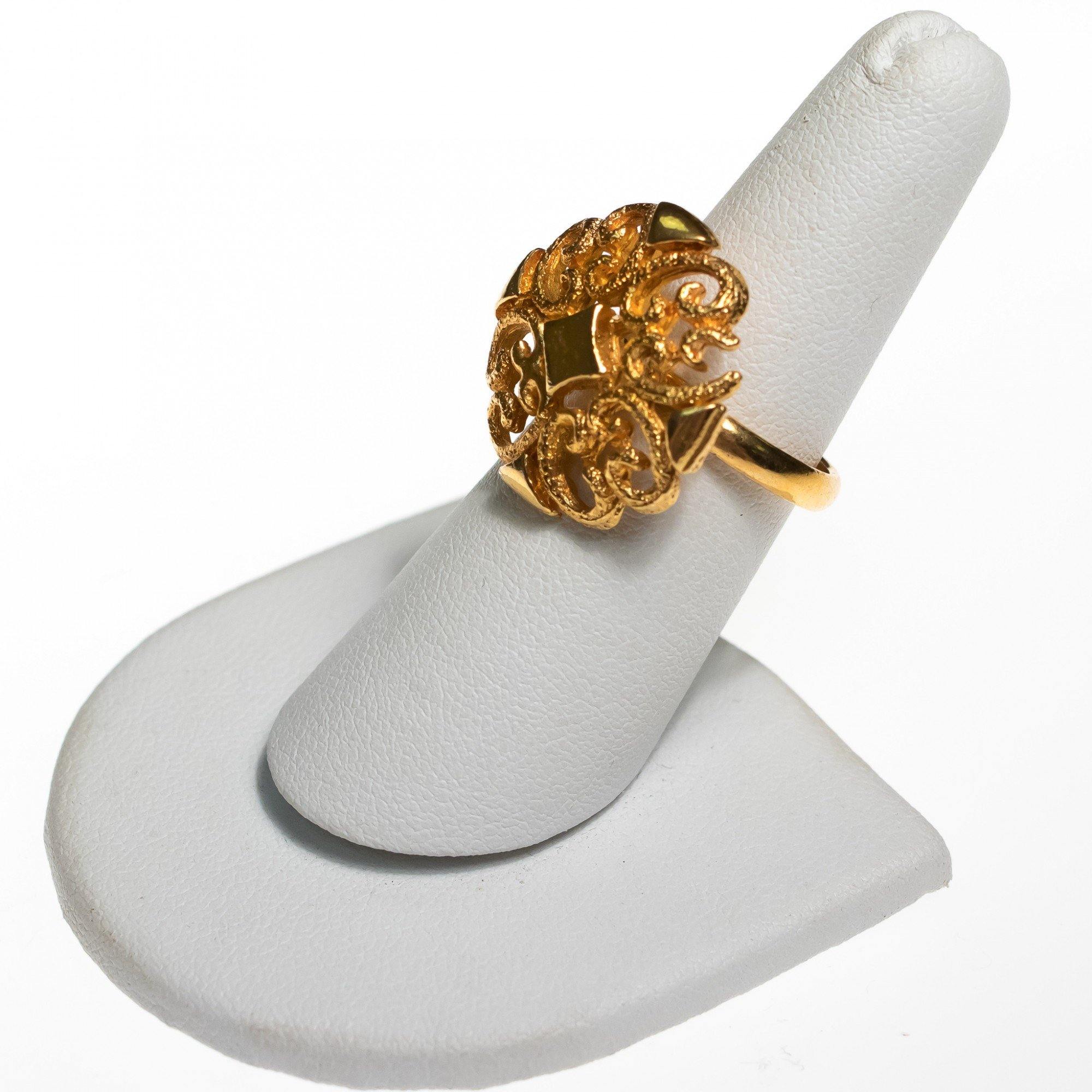 Vintage Mid Century Modern Gold Scroll Ring by 1950s - Vintage Meet Modern Vintage Jewelry - Chicago, Illinois - #oldhollywoodglamour #vintagemeetmodern #designervintage #jewelrybox #antiquejewelry #vintagejewelry