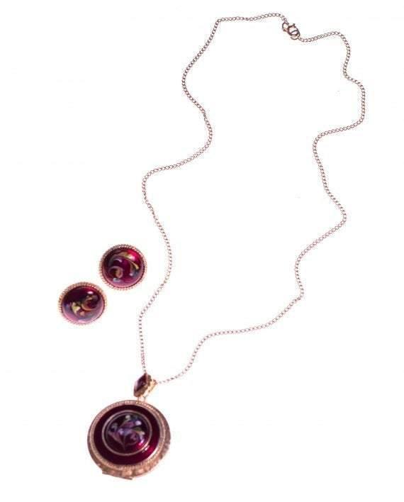 Vintage 1950s Florenza Necklace with Working Red Enamel Locket by Florenza - Vintage Meet Modern Vintage Jewelry - Chicago, Illinois - #oldhollywoodglamour #vintagemeetmodern #designervintage #jewelrybox #antiquejewelry #vintagejewelry