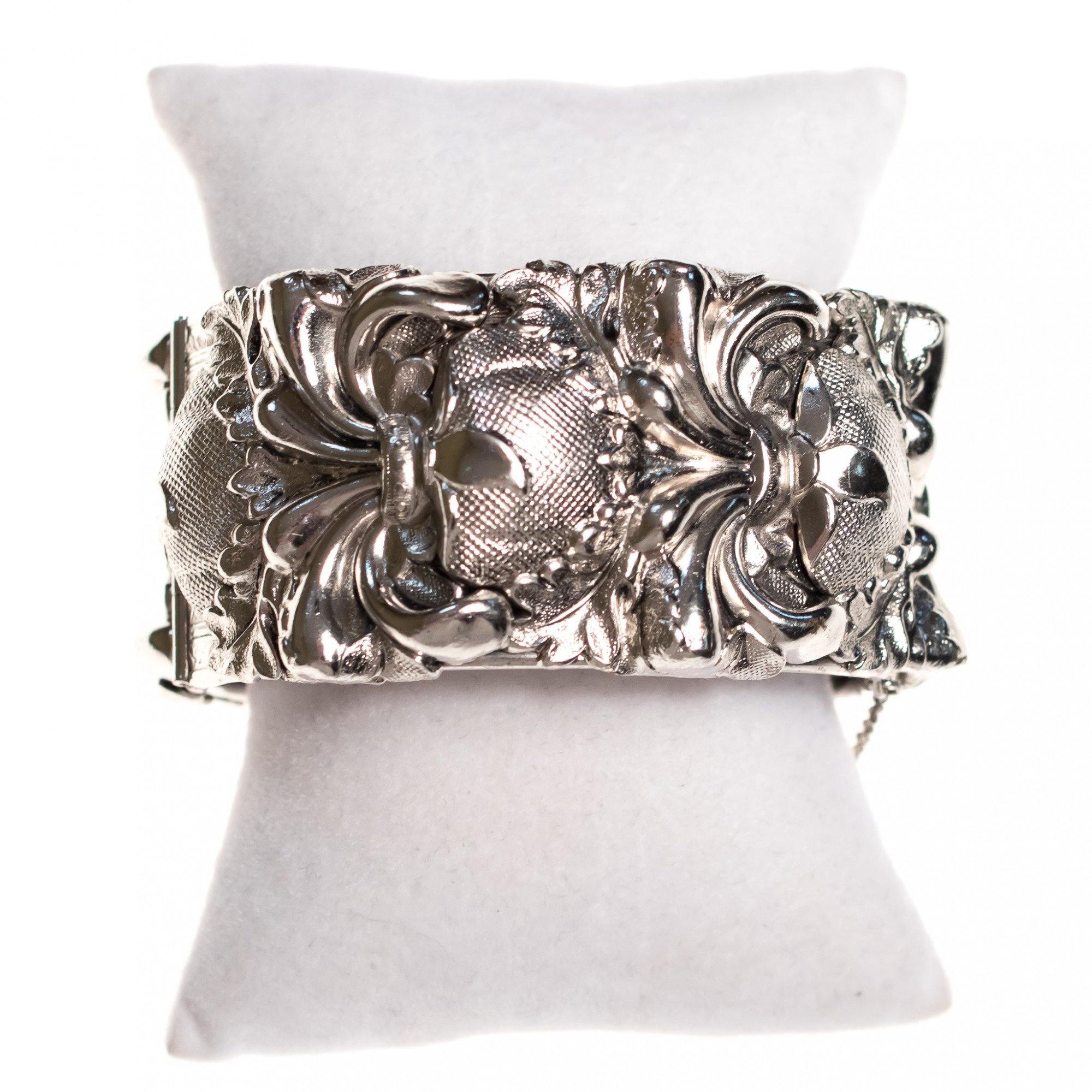 Vintage Whiting and Davis Silver Thistle Wide Hinged Bangle Bracelet by Whiting and Davis - Vintage Meet Modern Vintage Jewelry - Chicago, Illinois - #oldhollywoodglamour #vintagemeetmodern #designervintage #jewelrybox #antiquejewelry #vintagejewelry