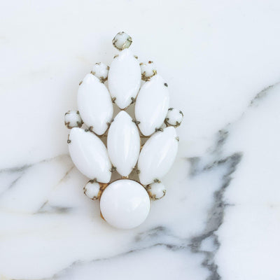 Vintage White Milk Glass Brooch by 1950s - Vintage Meet Modern Vintage Jewelry - Chicago, Illinois - #oldhollywoodglamour #vintagemeetmodern #designervintage #jewelrybox #antiquejewelry #vintagejewelry