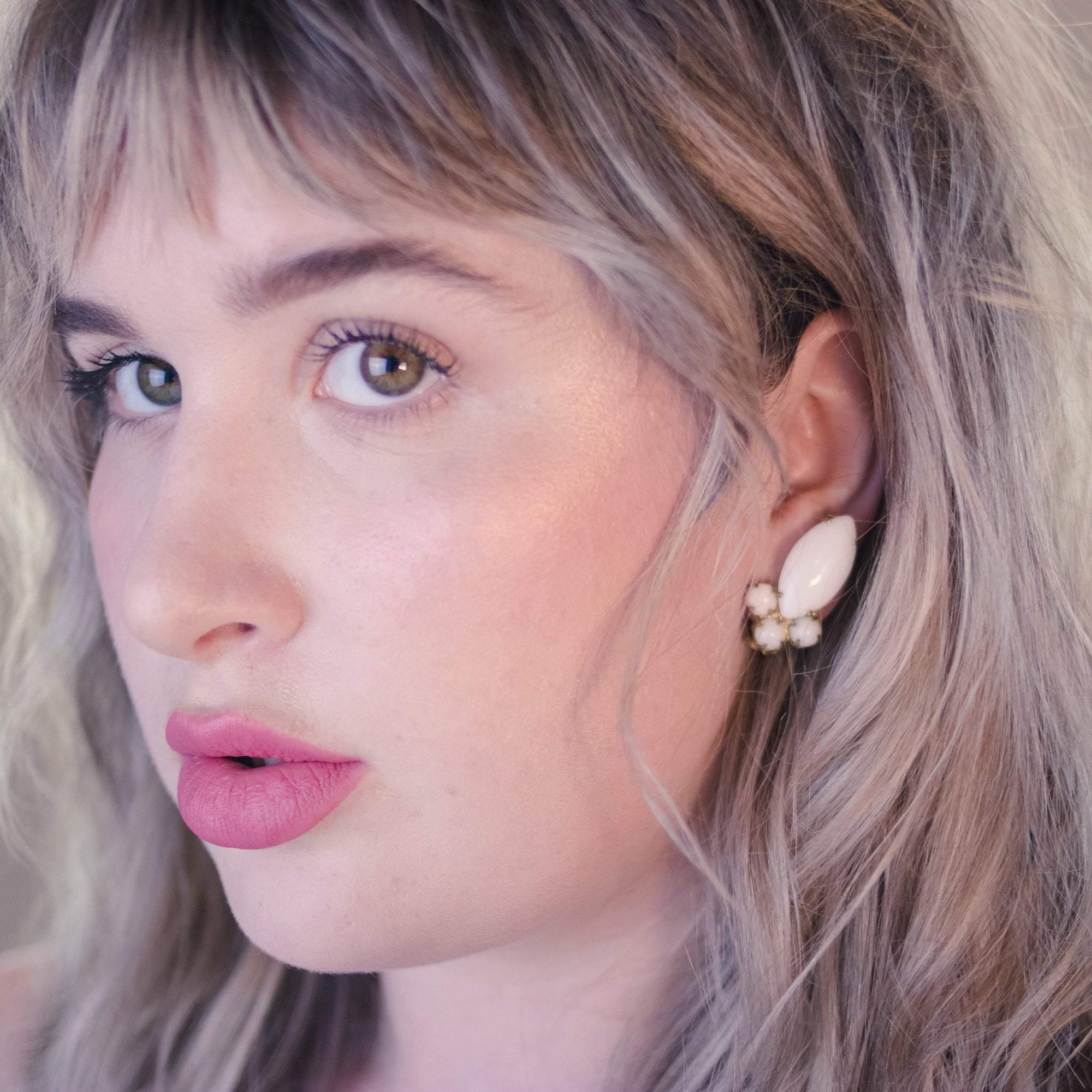 Vintage White Milk Glass Statement Earrings by Unsigned Beauties - Vintage Meet Modern Vintage Jewelry - Chicago, Illinois - #oldhollywoodglamour #vintagemeetmodern #designervintage #jewelrybox #antiquejewelry #vintagejewelry