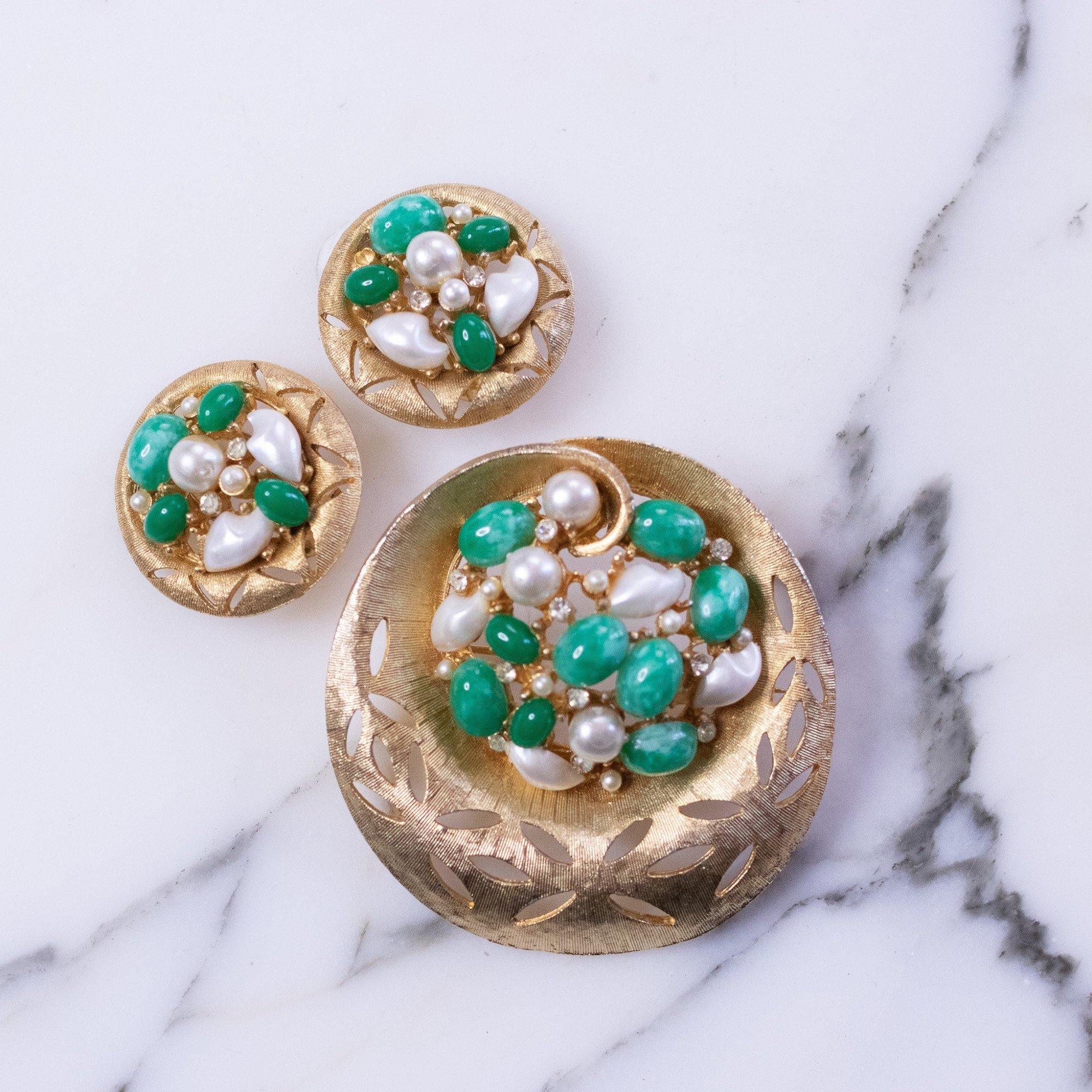 Vintage BSK Jade Lucite and Faux Pearl Medallion Brooch by BSK - Vintage Meet Modern Vintage Jewelry - Chicago, Illinois - #oldhollywoodglamour #vintagemeetmodern #designervintage #jewelrybox #antiquejewelry #vintagejewelry
