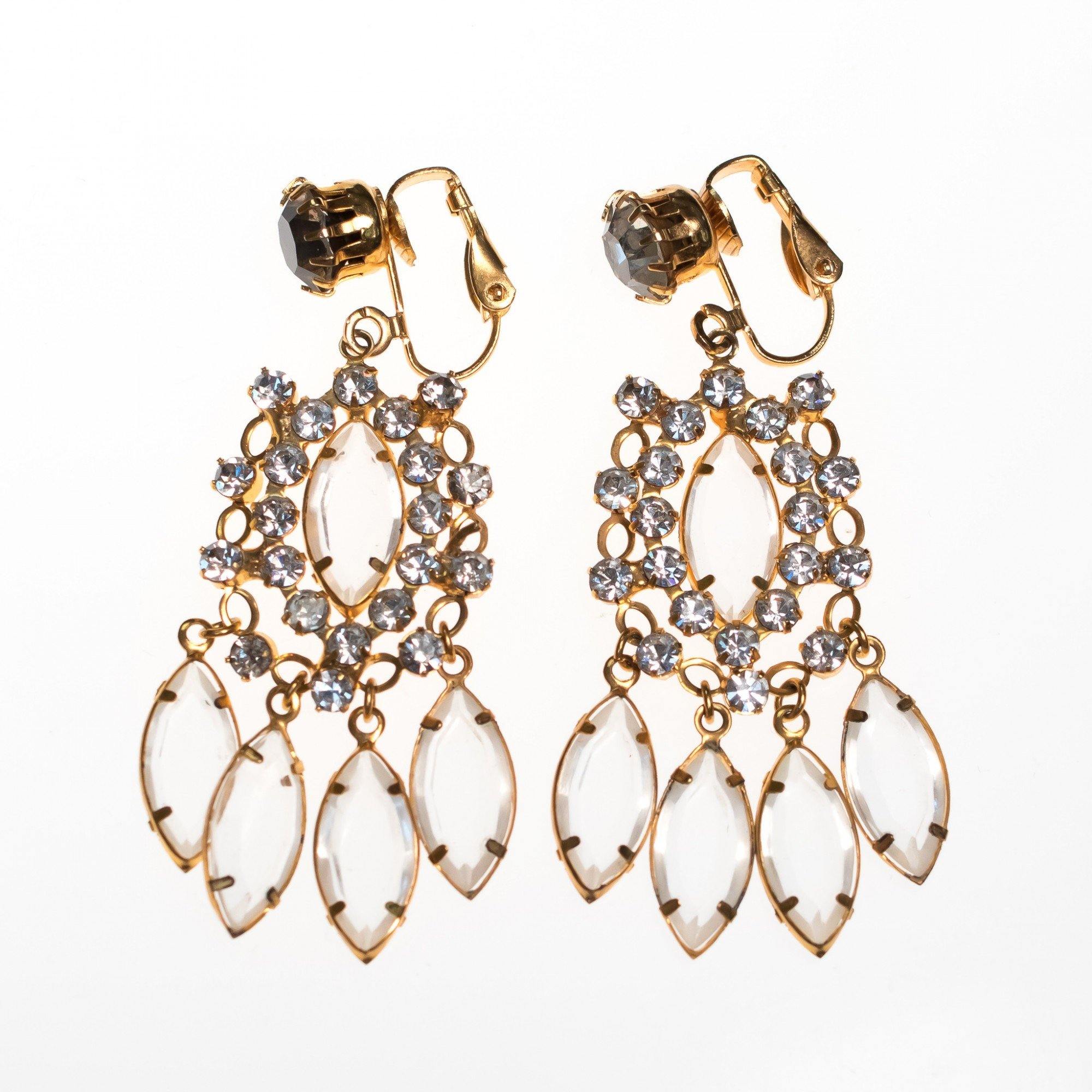 Vintage 1950s Juliana Clear Diamante Rhinestone Chandelier Earrings by Juliana - Vintage Meet Modern Vintage Jewelry - Chicago, Illinois - #oldhollywoodglamour #vintagemeetmodern #designervintage #jewelrybox #antiquejewelry #vintagejewelry