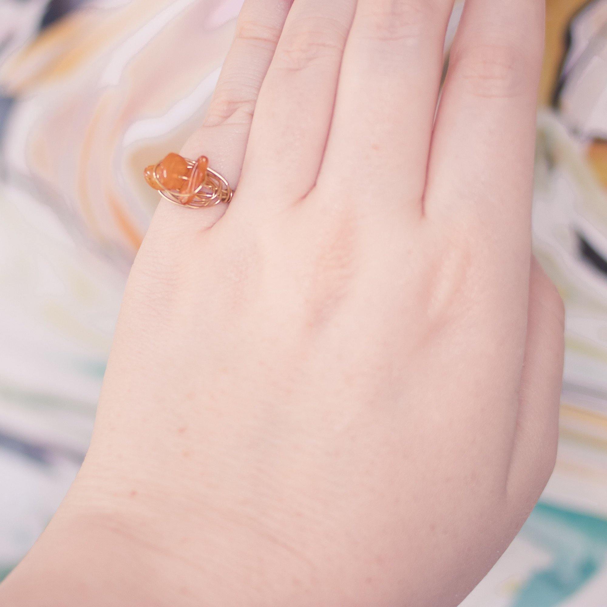 Vintage Brutalist Modern Gold Wired Ring with Citrine Chips by Artisan Made - Vintage Meet Modern Vintage Jewelry - Chicago, Illinois - #oldhollywoodglamour #vintagemeetmodern #designervintage #jewelrybox #antiquejewelry #vintagejewelry