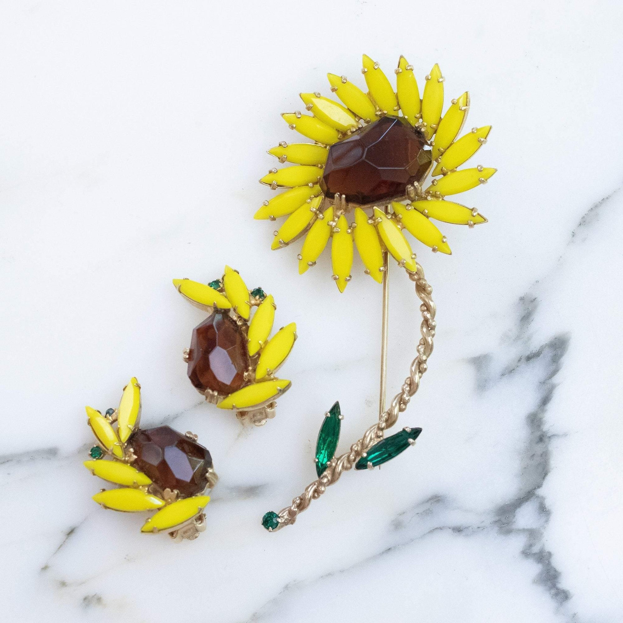 Vintage Tara Yellow and Amber Rhinestone Sunflower Brooch by tara - Vintage Meet Modern Vintage Jewelry - Chicago, Illinois - #oldhollywoodglamour #vintagemeetmodern #designervintage #jewelrybox #antiquejewelry #vintagejewelry