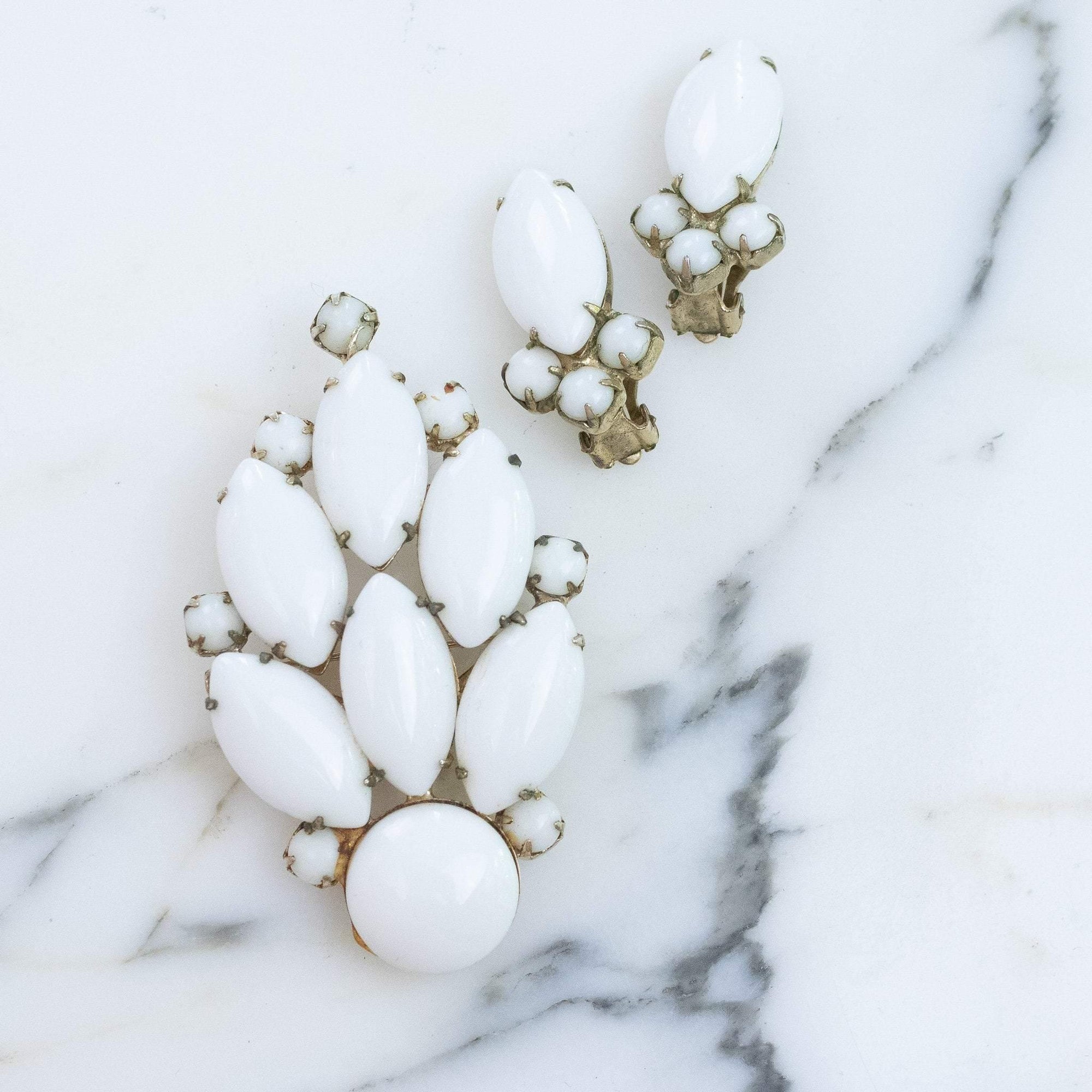 Vintage White Milk Glass Statement Earrings by Unsigned Beauties - Vintage Meet Modern Vintage Jewelry - Chicago, Illinois - #oldhollywoodglamour #vintagemeetmodern #designervintage #jewelrybox #antiquejewelry #vintagejewelry