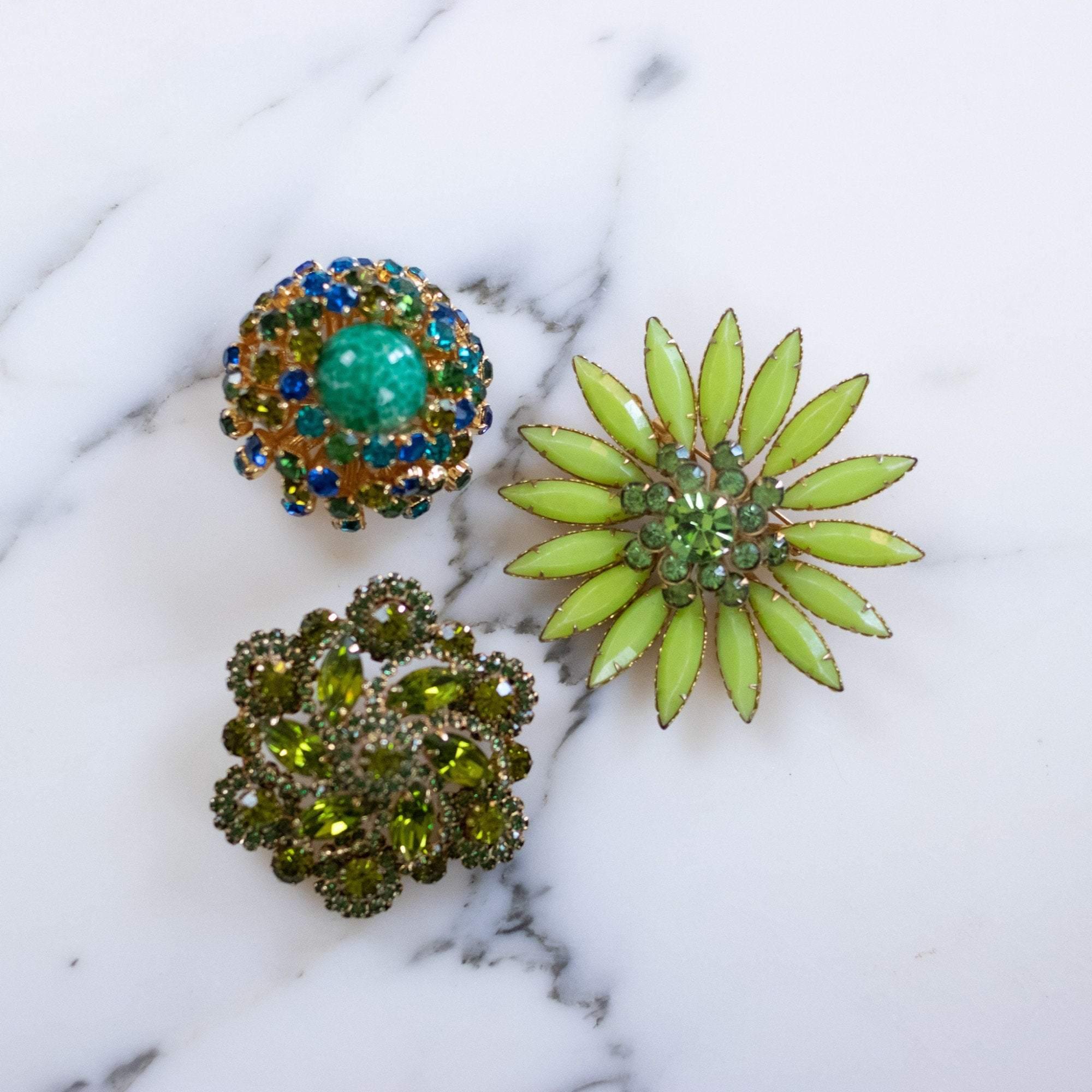 Vintage Green Rhinestone Flower Brooch by 1950s - Vintage Meet Modern Vintage Jewelry - Chicago, Illinois - #oldhollywoodglamour #vintagemeetmodern #designervintage #jewelrybox #antiquejewelry #vintagejewelry