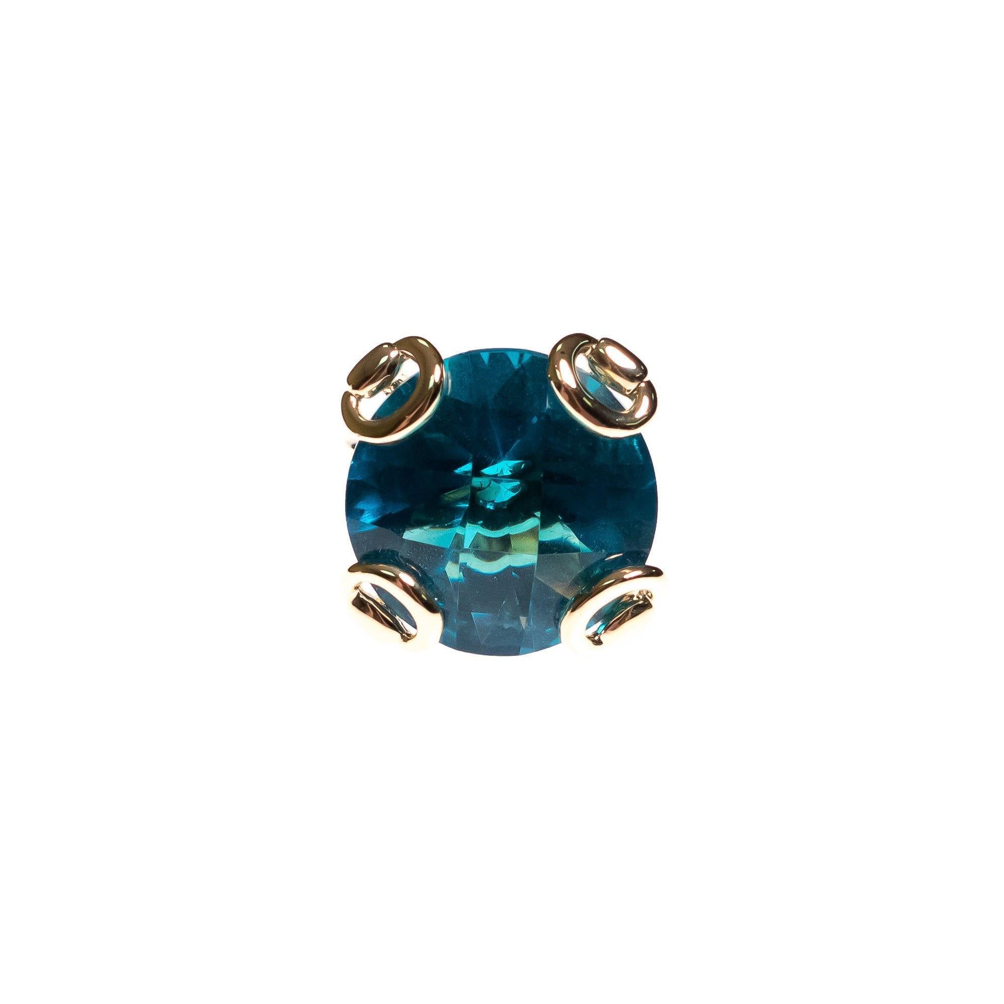 Vintage Blue Crystal Cocktail Statement Ring in Elegant Gold Tone Setting by 1980s - Vintage Meet Modern Vintage Jewelry - Chicago, Illinois - #oldhollywoodglamour #vintagemeetmodern #designervintage #jewelrybox #antiquejewelry #vintagejewelry